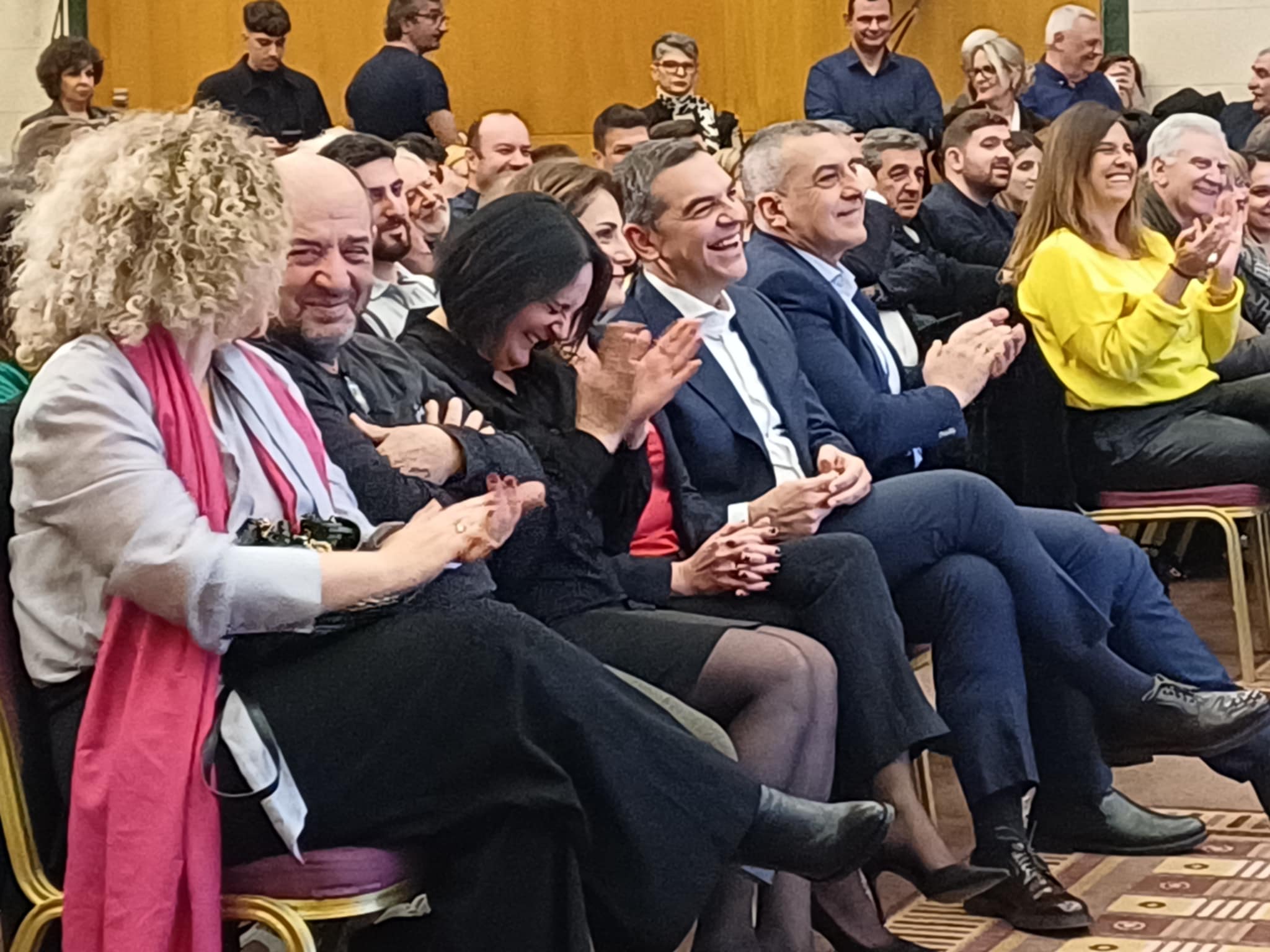 Πλήθος κόσμου για την «Ιθάκη» του Αλέξη Τσίπρα στη Λάρισα- δείτε live την εκδήλωση