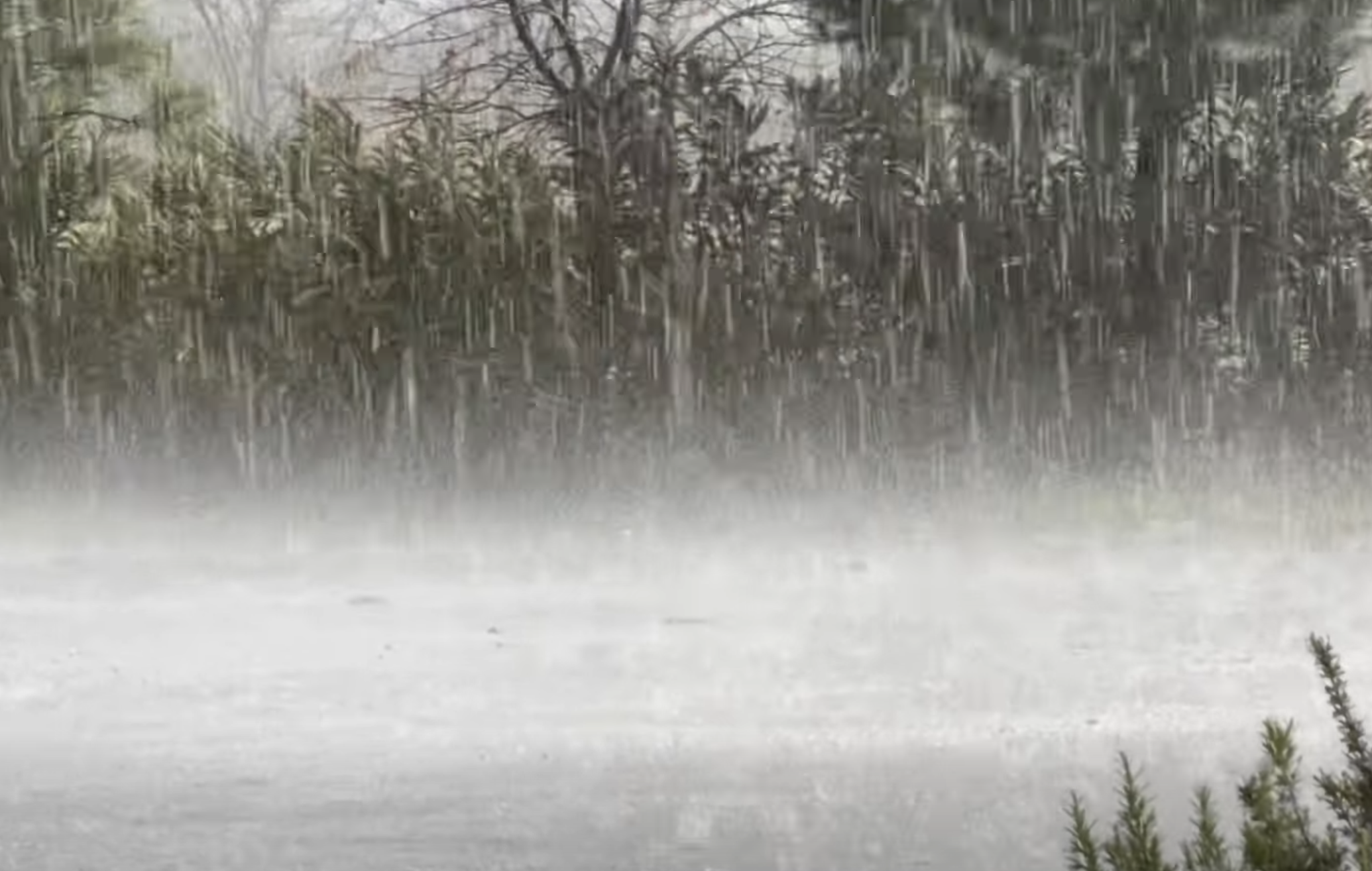 Iσχυρή χαλαζόπτωση έξω από την Καρδίτσα στο ύψος του κόμβου του Ε-65 (ΦΩΤΟ - ΒΙΝΤΕΟ)