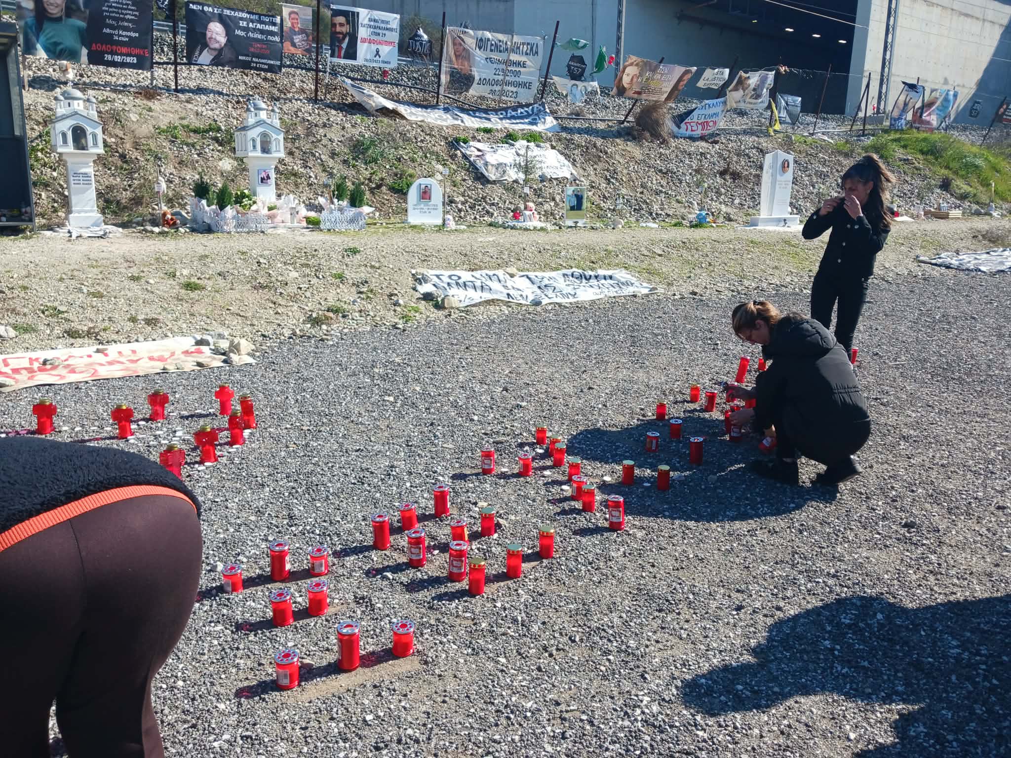 Επιμνημόσυνη δέηση στη μνήμη των θυμάτων στα Τέμπη (ΦΩΤΟ)