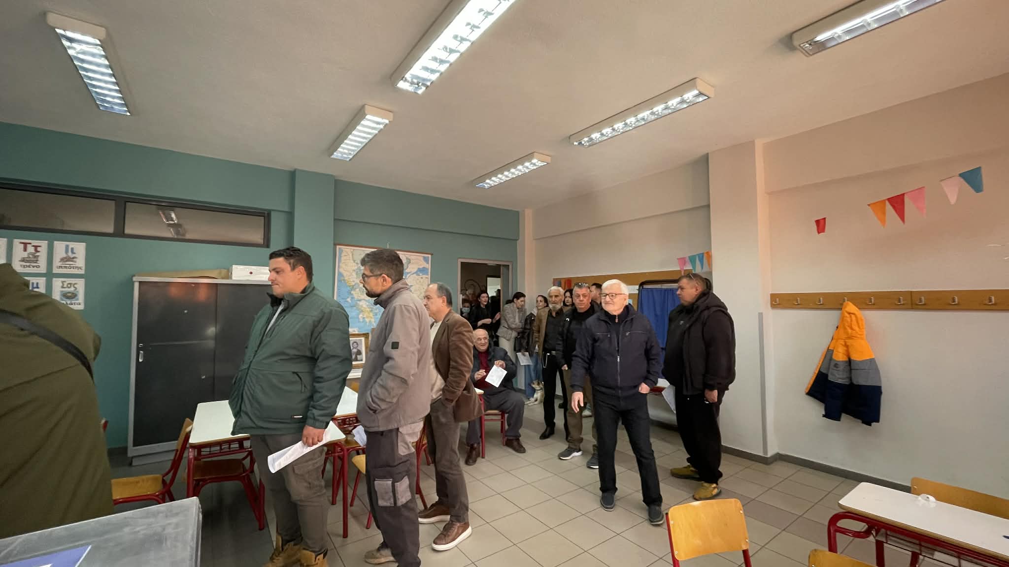 Σήμερα το ΠΑΣΟΚ ψηφίζει: εσωκομματικές κάλπες για τους 4.000 συνέδρους-αθρόα προσέλευση στη Λάρισα (ΦΩΤΟ)