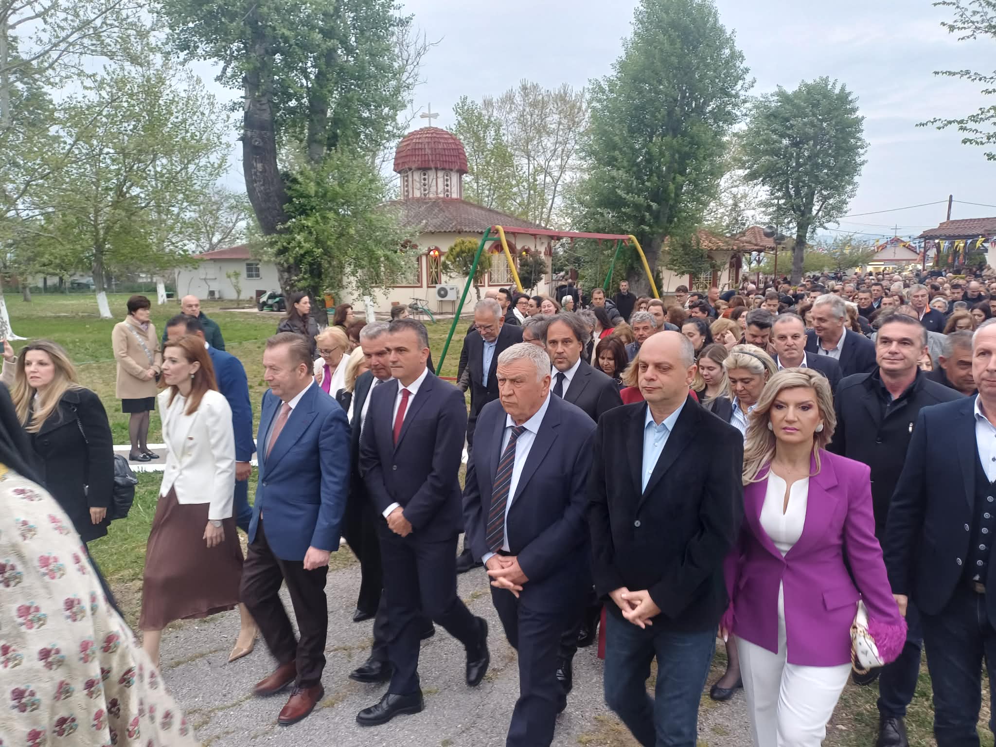 Πλήθος πιστών στο Ομορφοχώρι για τους Αγίους Ραφαήλ, Νικολάου και Ειρήνης (ΦΩΤΟ-ΒΙΝΤΕΟ)