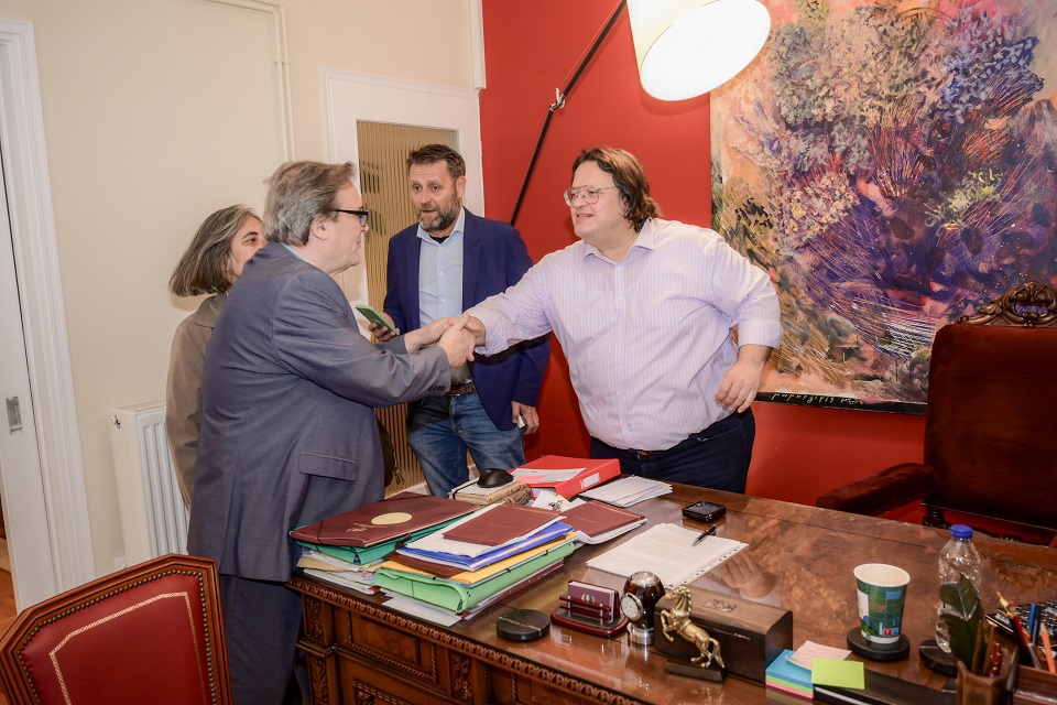 Ευχές για την ονομαστική του εορτή δέχθηκε σήμερα το πρωί ο τομεάρχης Θεσμών και Διαφάνειας του ΠΑΣΟΚ Θωμάς Παπαλιάγκας (ΦΩΤΟ