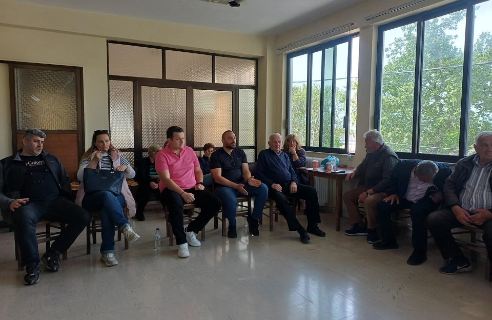 Μαμάκος σε κατοίκους της Μάνδρας: Έργα αναβάθμισης αθλητικού Κέντρου και σύγχρονης παιδικής χαράς (ΦΩΤΟ)