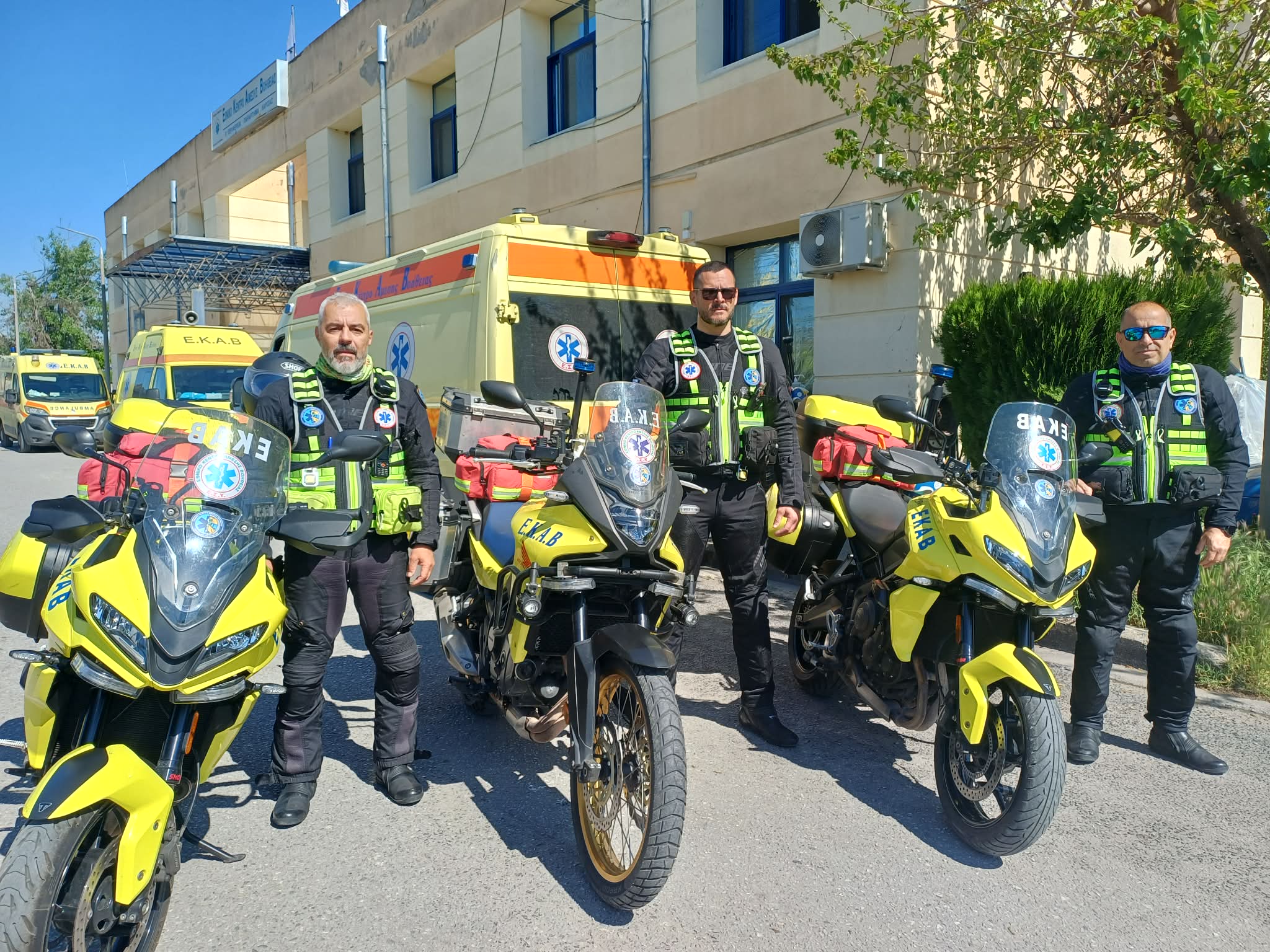 Λάρισα: Οι «ήρωες των 5 λεπτών» του ΕΚΑΒ σώζουν ζωές καθημερινά (ΦΩΤΟ-ΒΙΝΤΕΟ)