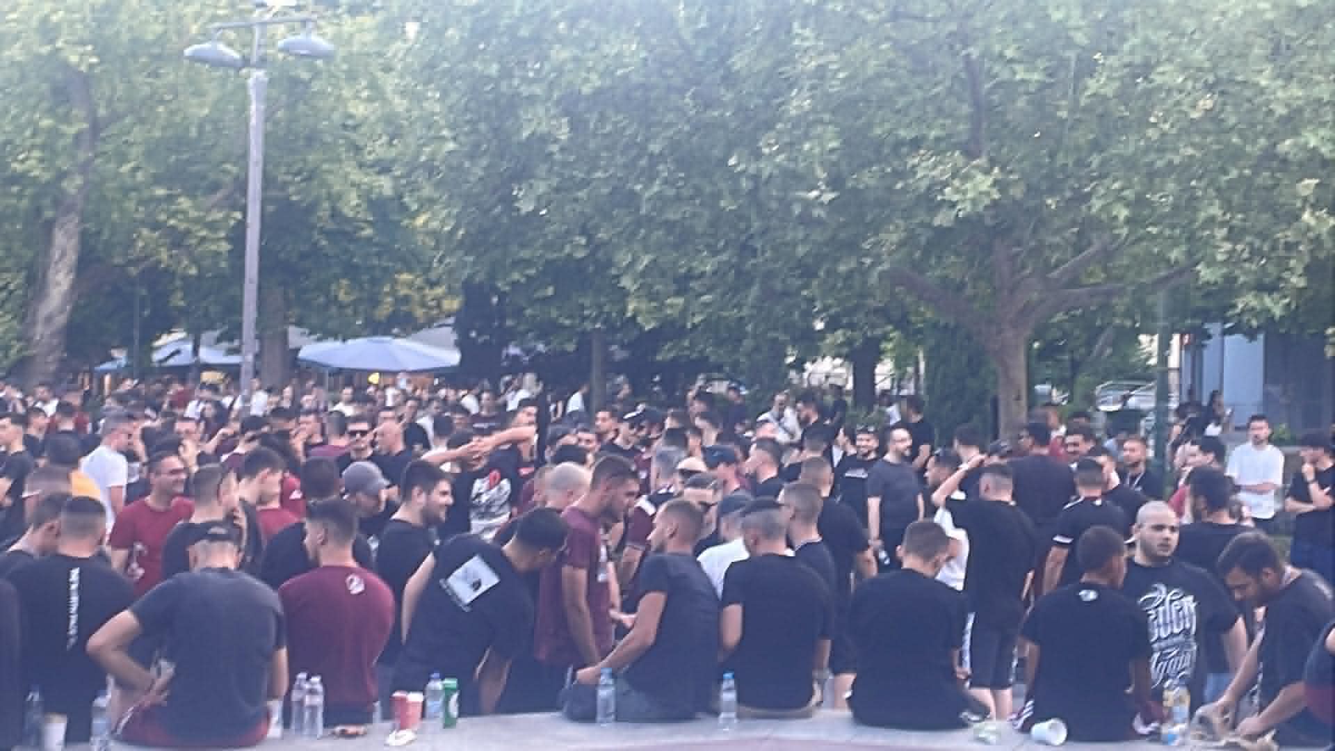 Οι φίλαθλοι της ΑΕΛ εκφράζουν την αγωνία τους για την τύχη της ομάδας σε μαζικό συλλαλητήριο (ΦΩΤΟ)