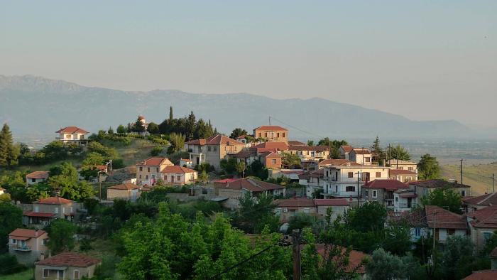 Αυτός είναι δρόμος της Καρδίτσας που μάγεψε όλο τον πλανήτη -Μοιάζει με πίνακα ζωγραφικής