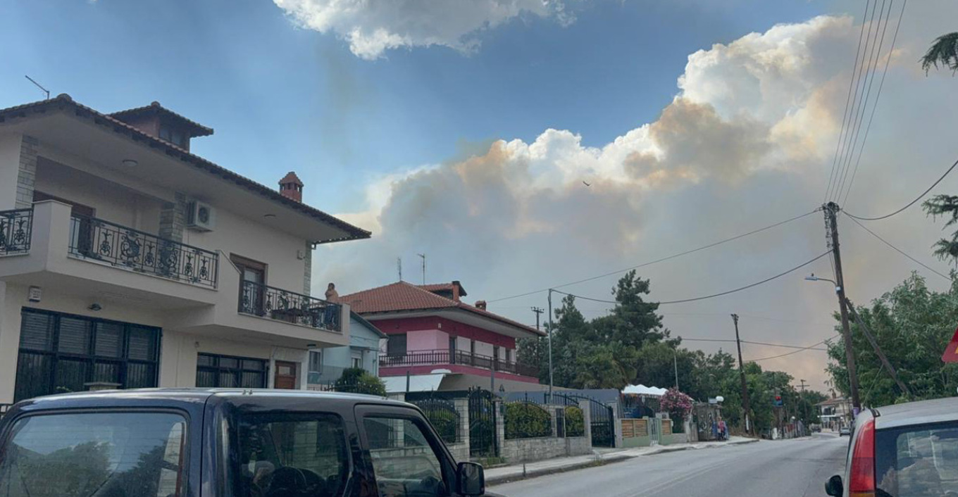 Φωτιά στο Δερβένι Ωραιοκάστρου: Αγνοείται παιδί 12 ετών – Πληροφορίες ότι είναι ο γιος του άνδρα που εντοπίστηκε νεκρός
