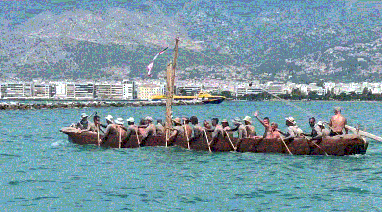 Μονόξυλο με Τσέχους κωπηλάτες ταξίδεψε από την Αλεξανδρούπολη στον Βόλο σε 13 ημέρες (video)