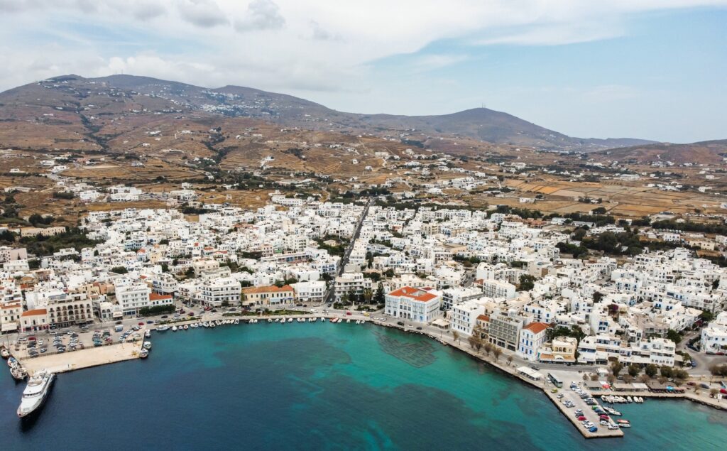 Τήνος: Διακοπές στο νησί της Παναγίας με τα γραφικά χωριά και τις υπέροχες παραλίες
