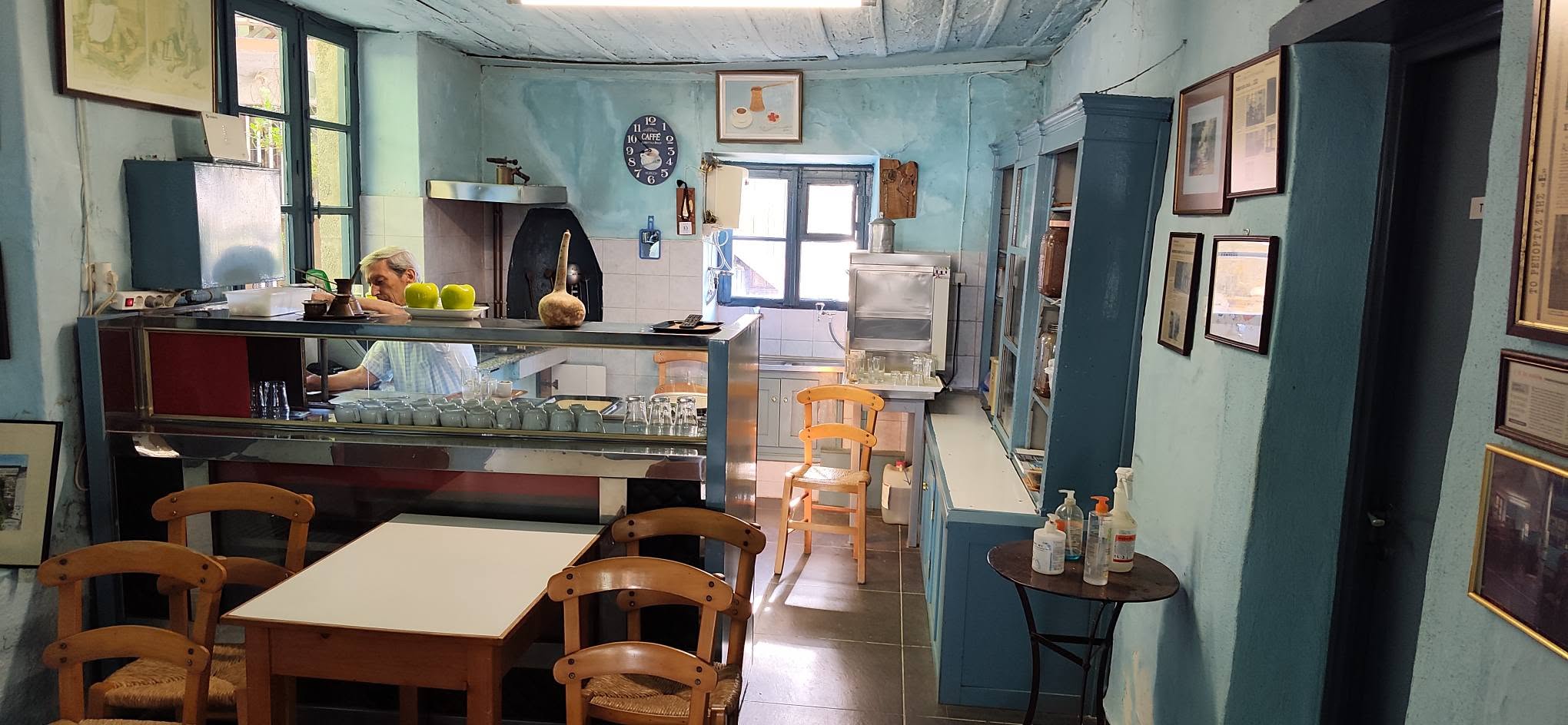 To παλαιότερο καφενείο στην Ελλάδα είναι πετρόκτιστο καιβρίσκεται στο Λαύκο στο Νότιο Πήλιο- ΦΩΤΟ