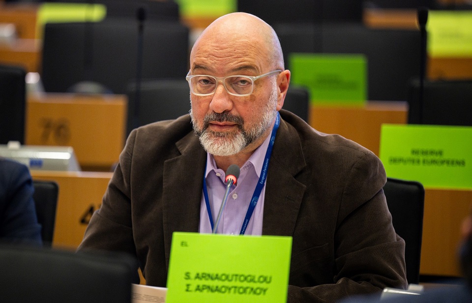 Σάκης Αρναούτογλου: Όταν η Μεσόγειος φτάνει τους 33 βαθμούς, τι σημαίνει πραγματικά?