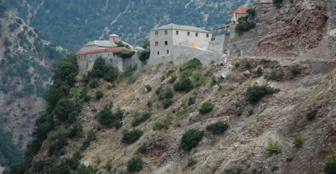 Πλήθος πιστών αανμένεται και φέτος το δεκαπενταύγουστο στην Ιερά Μονή Παναγίας Σπηλιάς στα Άγραφα