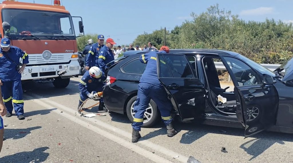Σοβαρό τροχαίο στην Πρέβεζα: Φορτηγό συγκρούστηκε με τρία ΙΧ - Οκτώ τραυματίες, μεταξύ των οποίων και παιδιά