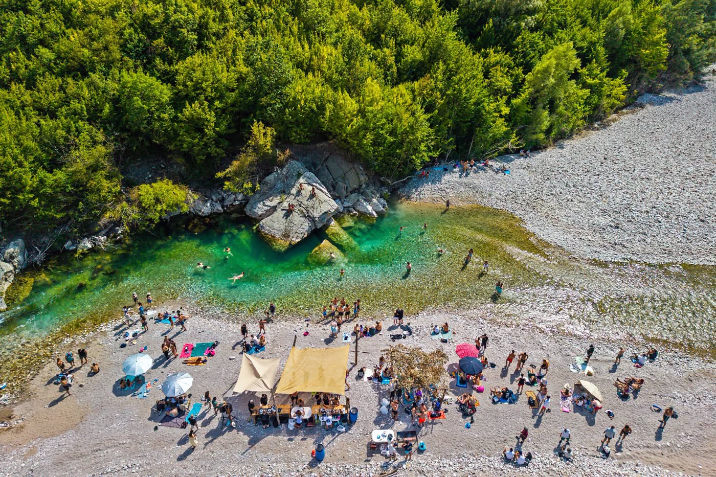 Δείτε εικόνες από το χθεσινό River Party στον Αχελώο («Ασπροπόταμο»), στην «παραλία» Μεσοχώρας Τρικάλων (ΦΩΤΟ)