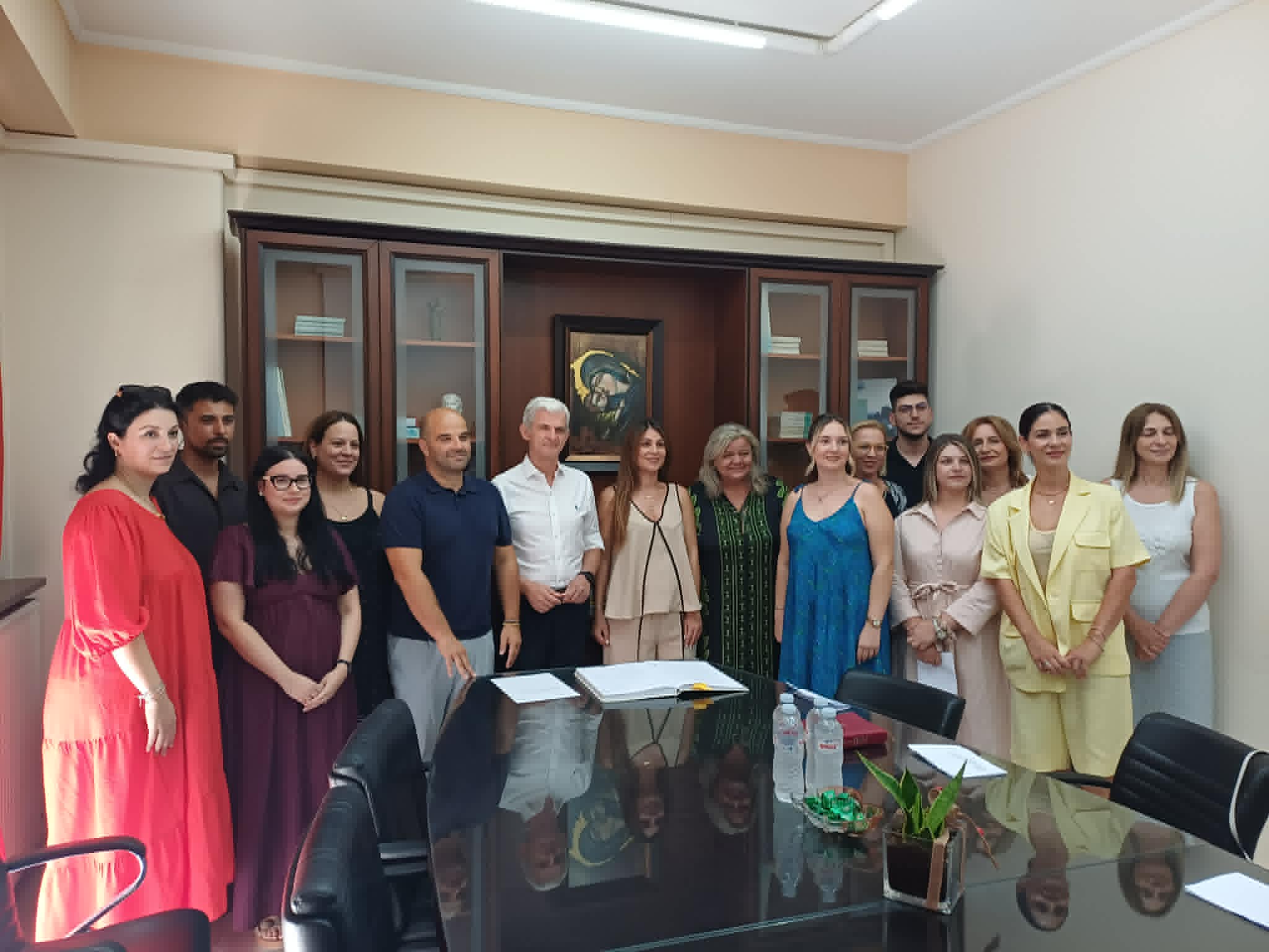 Ορκίστηκαν στα γραφεία της Δευτεροβάθμιας Λάρισας οι νεοδιόριστοι εκπαιδευτικοί (ΦΩΤΟ+video)