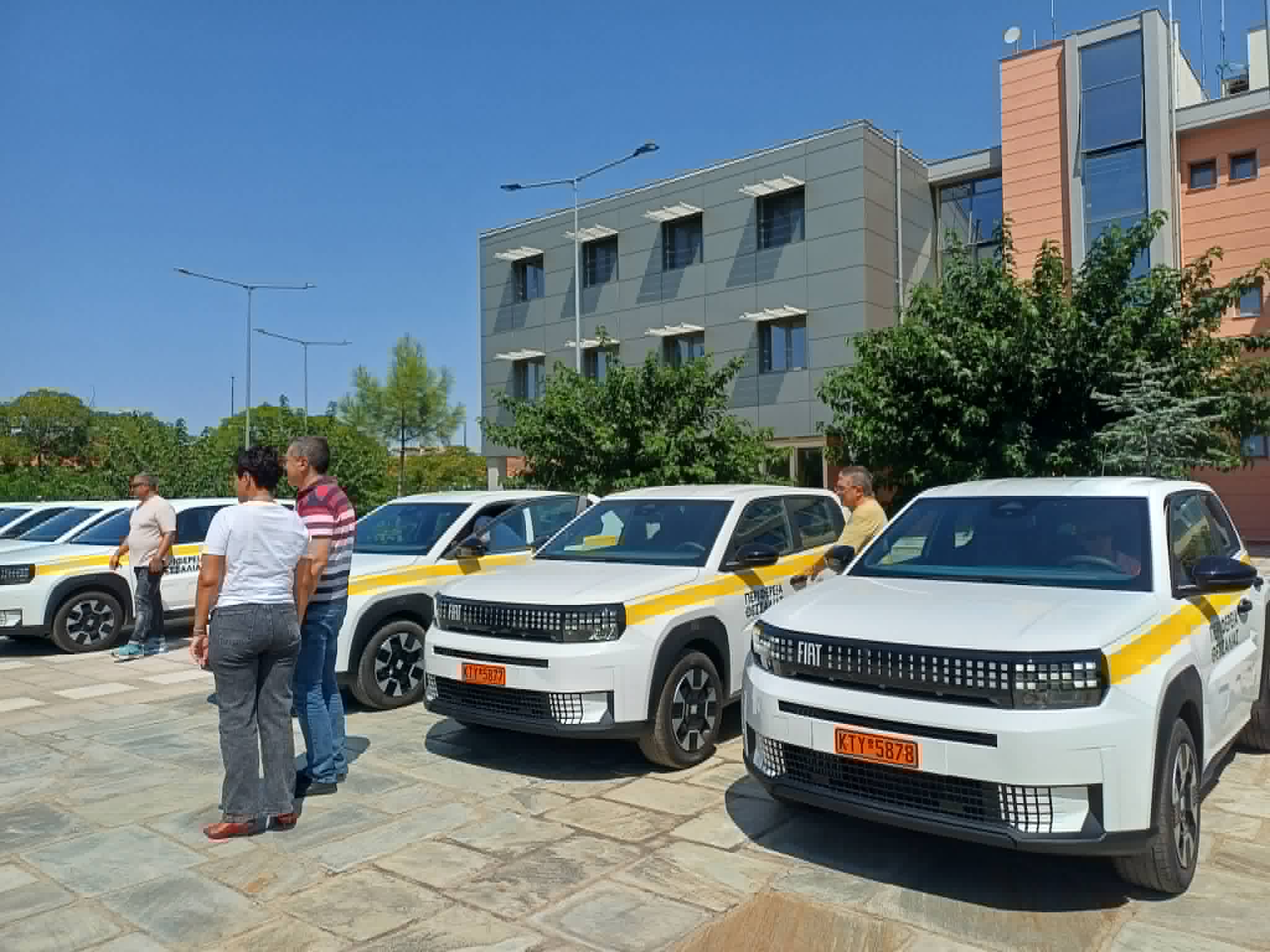 Αναβαθμίζεται ο μηχανολογικός στόλος της περιφέρειας- παρουσιάστηκαν τα νέα αυτοκίνητα