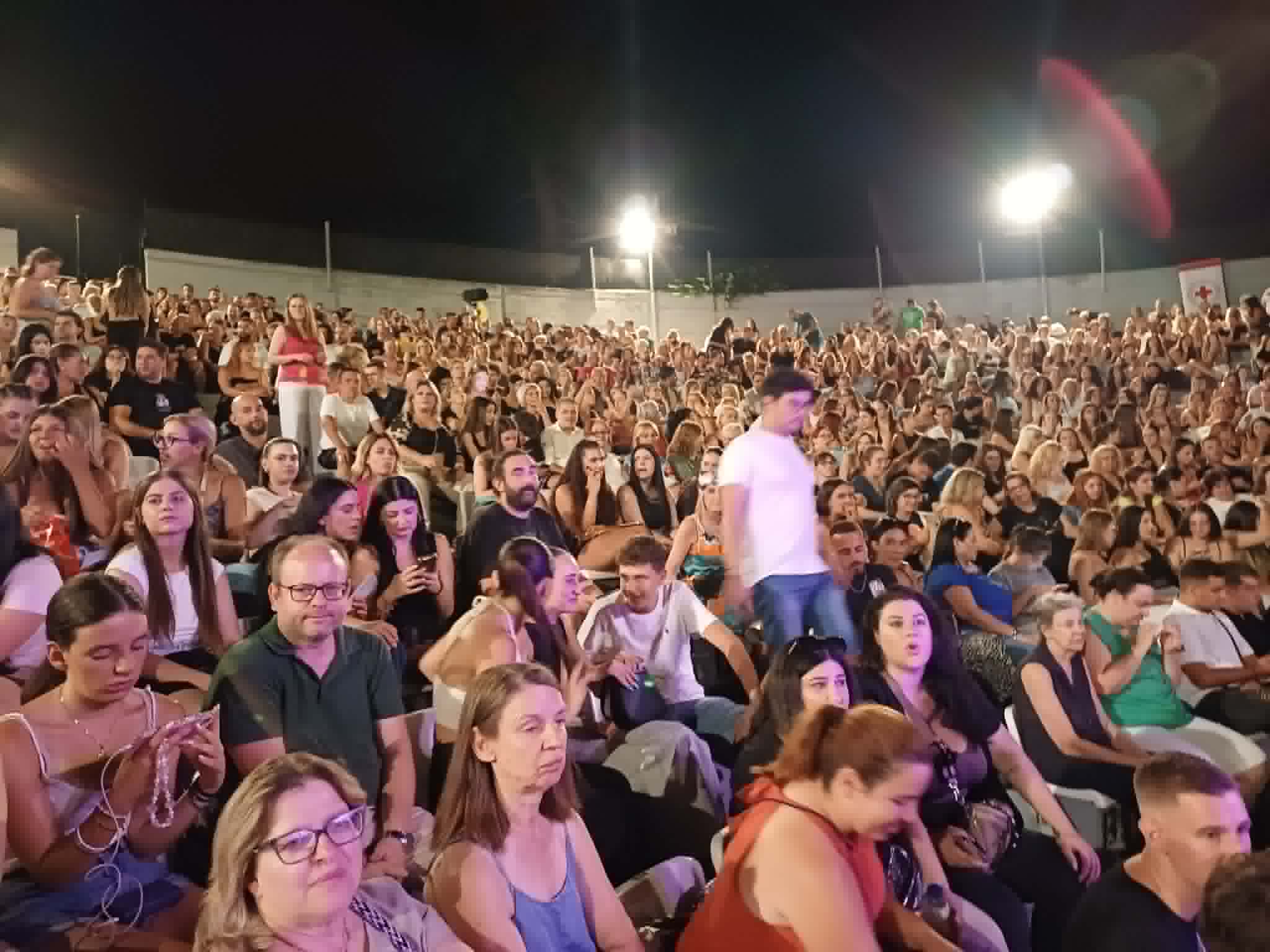 Βούλιαξε από κόσμο απόψε το κηποθεατρο Αλκαζαρ για την Κατερίνα Λιολιου (ΦΩΤΟ+video)