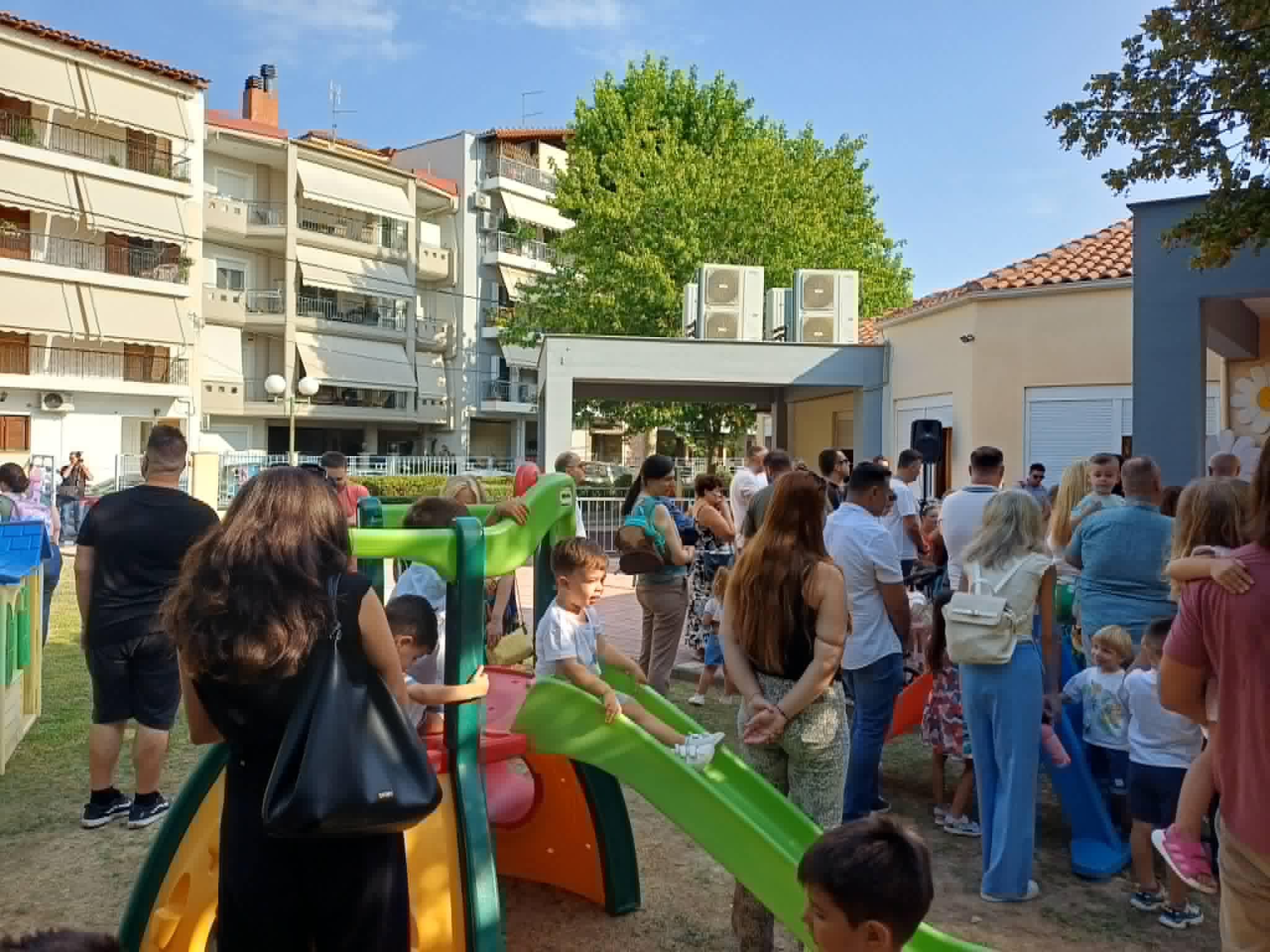 Αγιασμός με παιδικά χαμόγελα στους Παιδικούς Σταθμούς του Δήμου Λαρισαίων (ΦΩΤΟ)