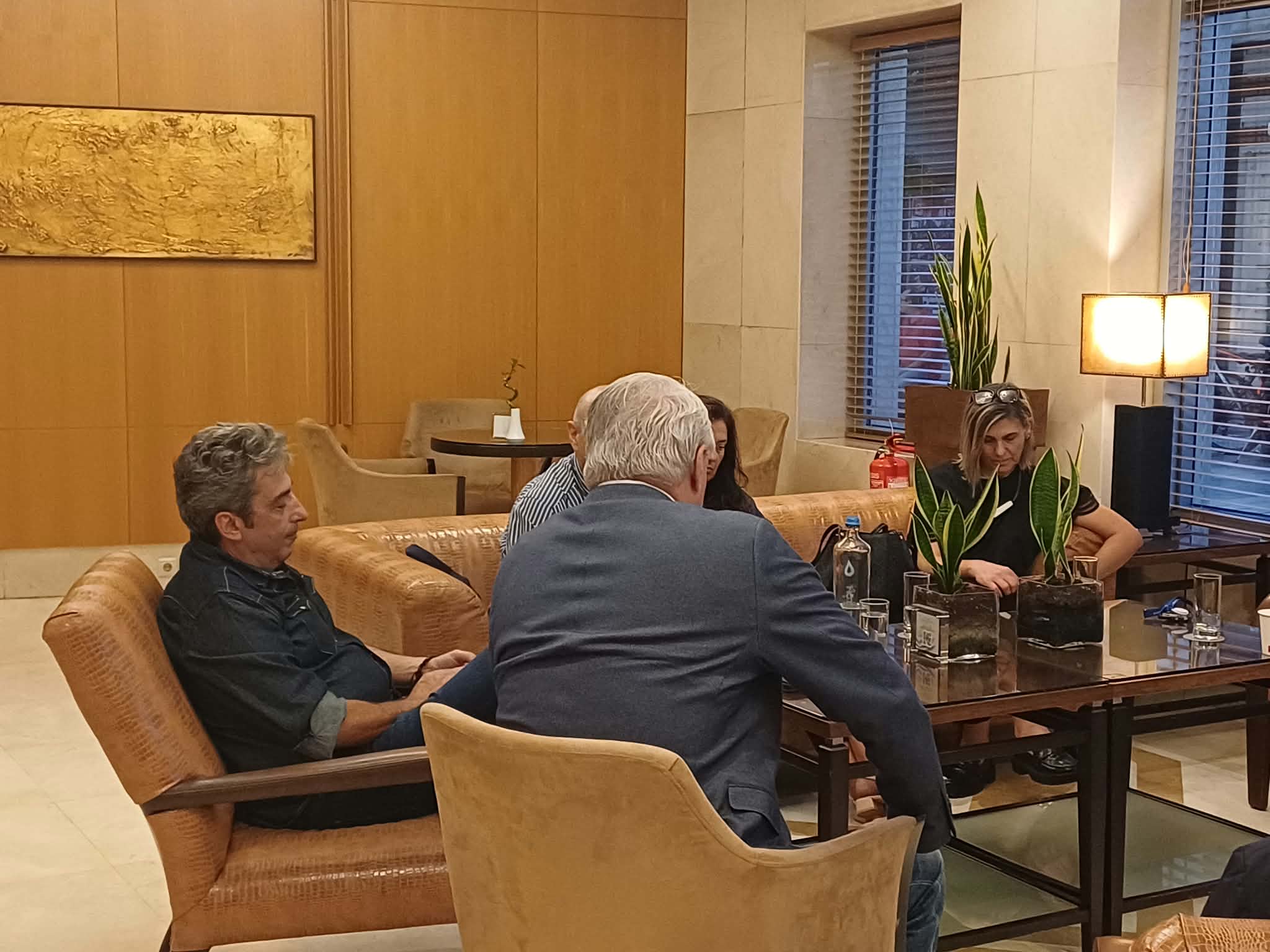 Στη Λάρισα η αντιπροσωπεία του Ευρωκοινοβουλίου – Συνάντηση με συγγενείς των θυμάτων των Τεμπών (ΦΩΤΟ)