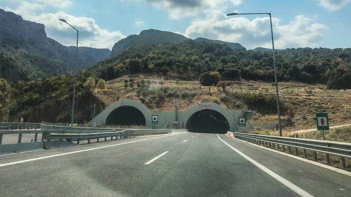Στη Θεσσαλία βρίσκεται η μεγαλύτερη σήραγγα των Βαλκανίων- ποιά είναι τι μήκος έχει