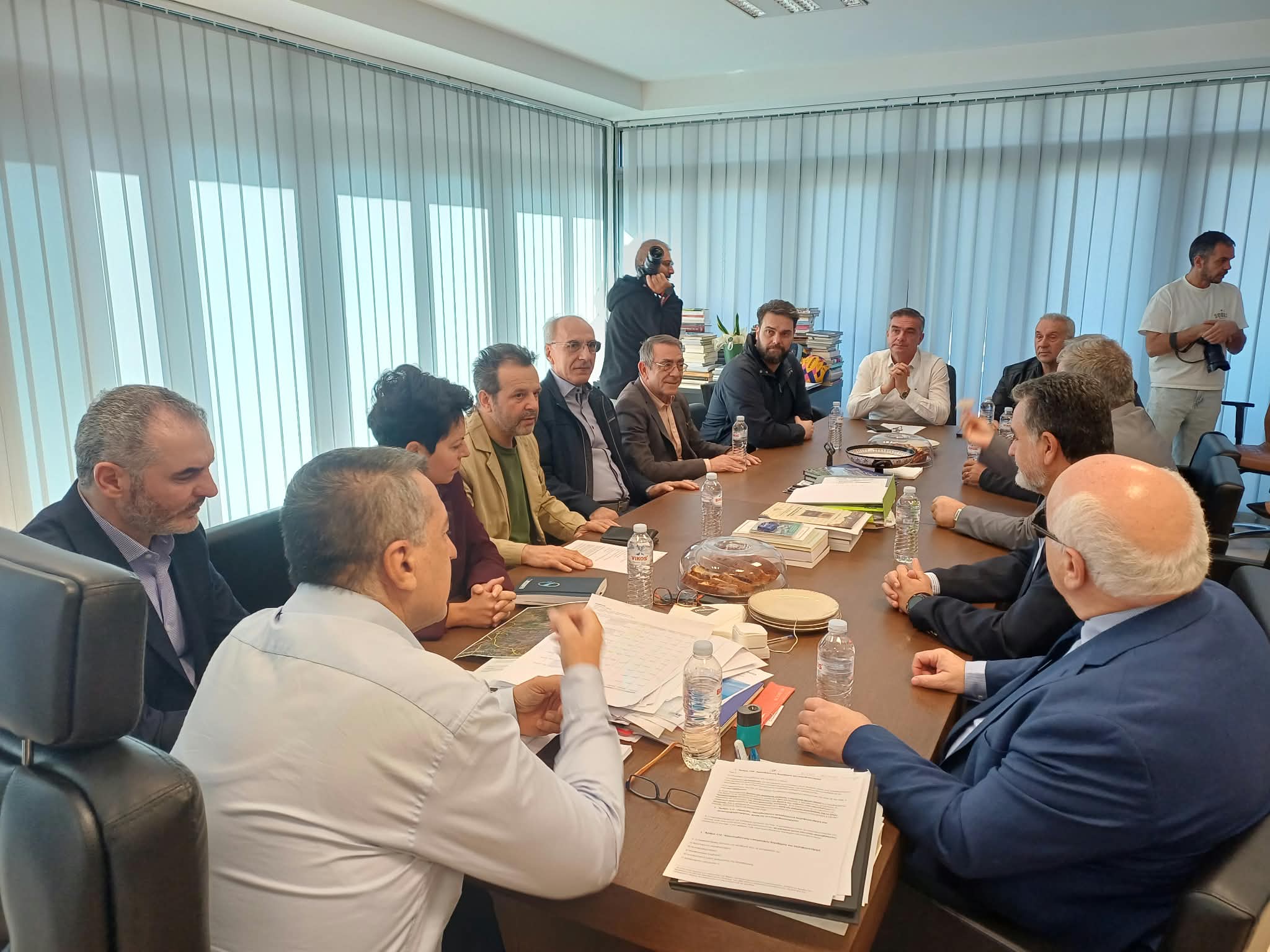 Στη Λάρισα κλιμάκιο του ΠΑΣΟΚ – Συνάντηση με τον Δημήτρη Κουρέτα (ΦΩΤΟ)