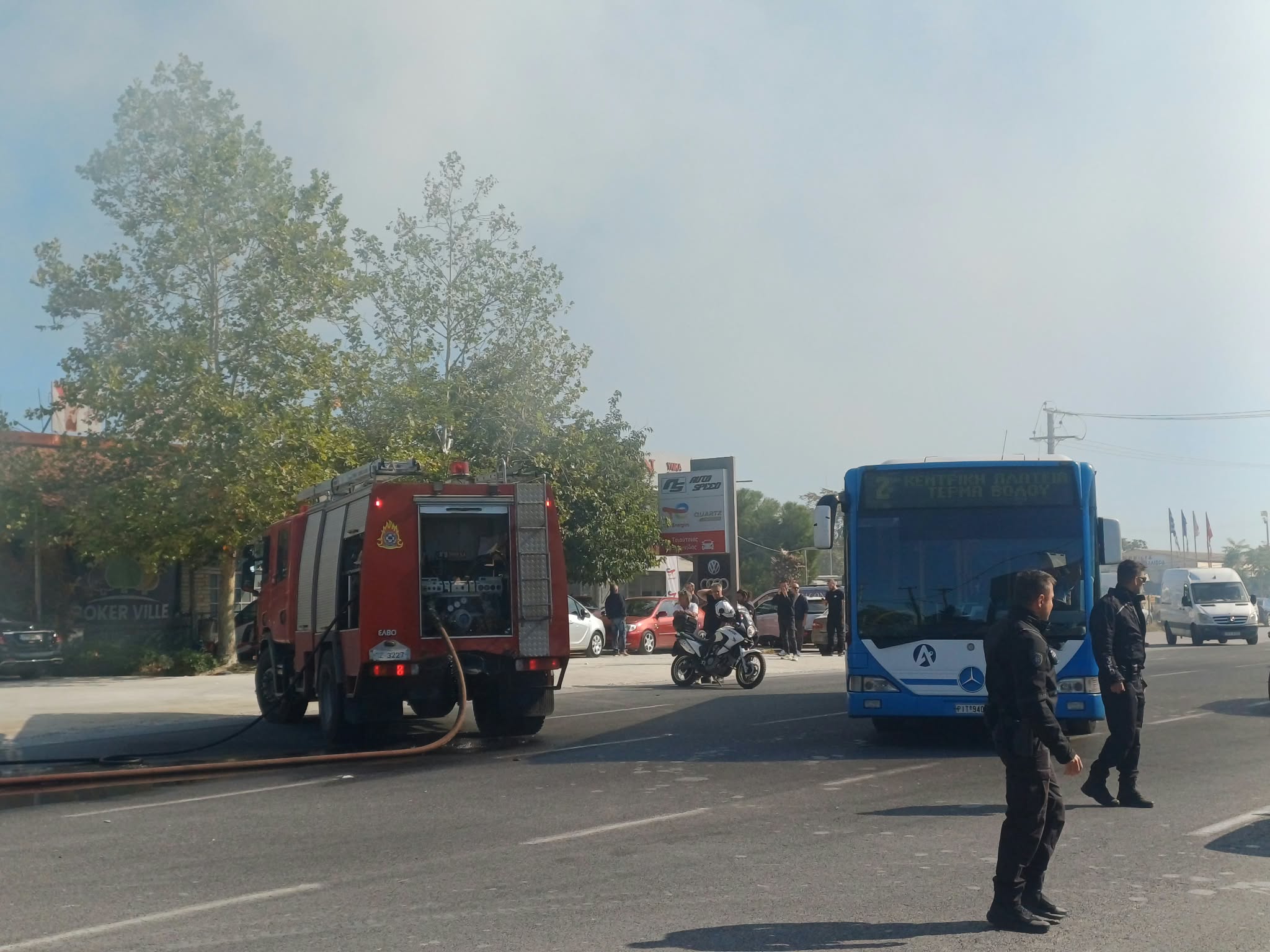 Πανικός  στη Λάρισα  από φωτιά σε συνεργείο υγραεριοκίνησης στην οδό Βόλου – Ακούστηκαν εκρήξεις (ΦΩΤΟ+video)