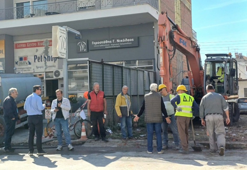 Ξεκίνησαν οι κατεδαφίσεις στην Ηρώων Πολυτεχνείου - Ανοίγει ο δρόμος για το νέο κυκλικό κόμβο (ΦΩΤΟ+video)