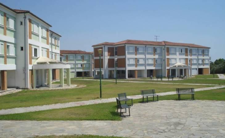 Ο αργός μαρασμός των ελληνικών πανεπιστημίων – Δημογραφικό και ακριβή στέγη απειλούν τις φοιτητουπόλεις Βόλου, Λάρισας