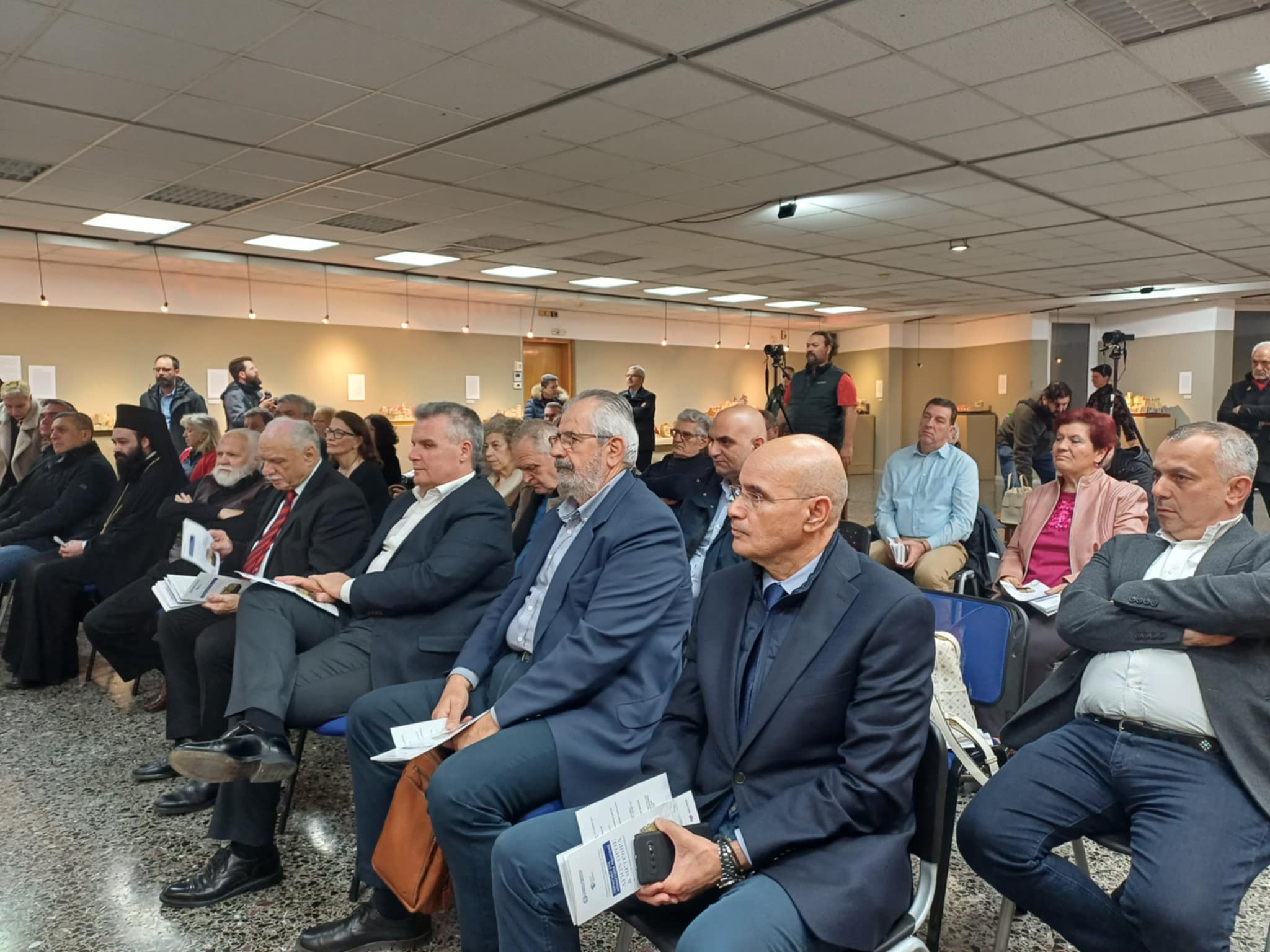 Εγκαινιάστηκε η έκθεση «Άγιον Όρος και Μετέωρα  στο Χατζηγιάννειο Λάρισας (ΦΩΤΟ)