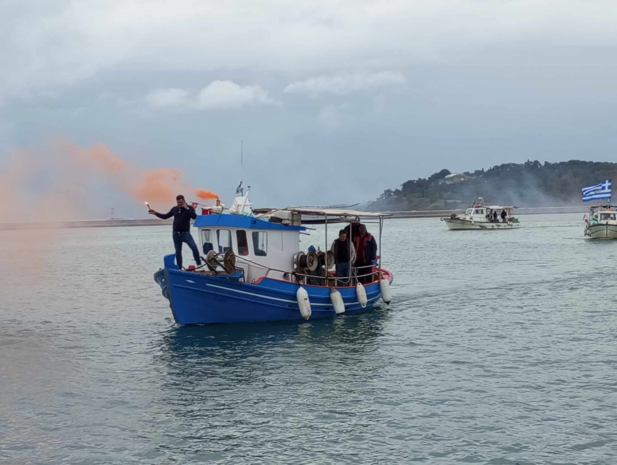 Παράκτιοι αλιείς Βόλου: “Βάζουν ταφόπλακα στον κλάδο εκτοξεύοντας τα κόστη με τον νέο νόμο”