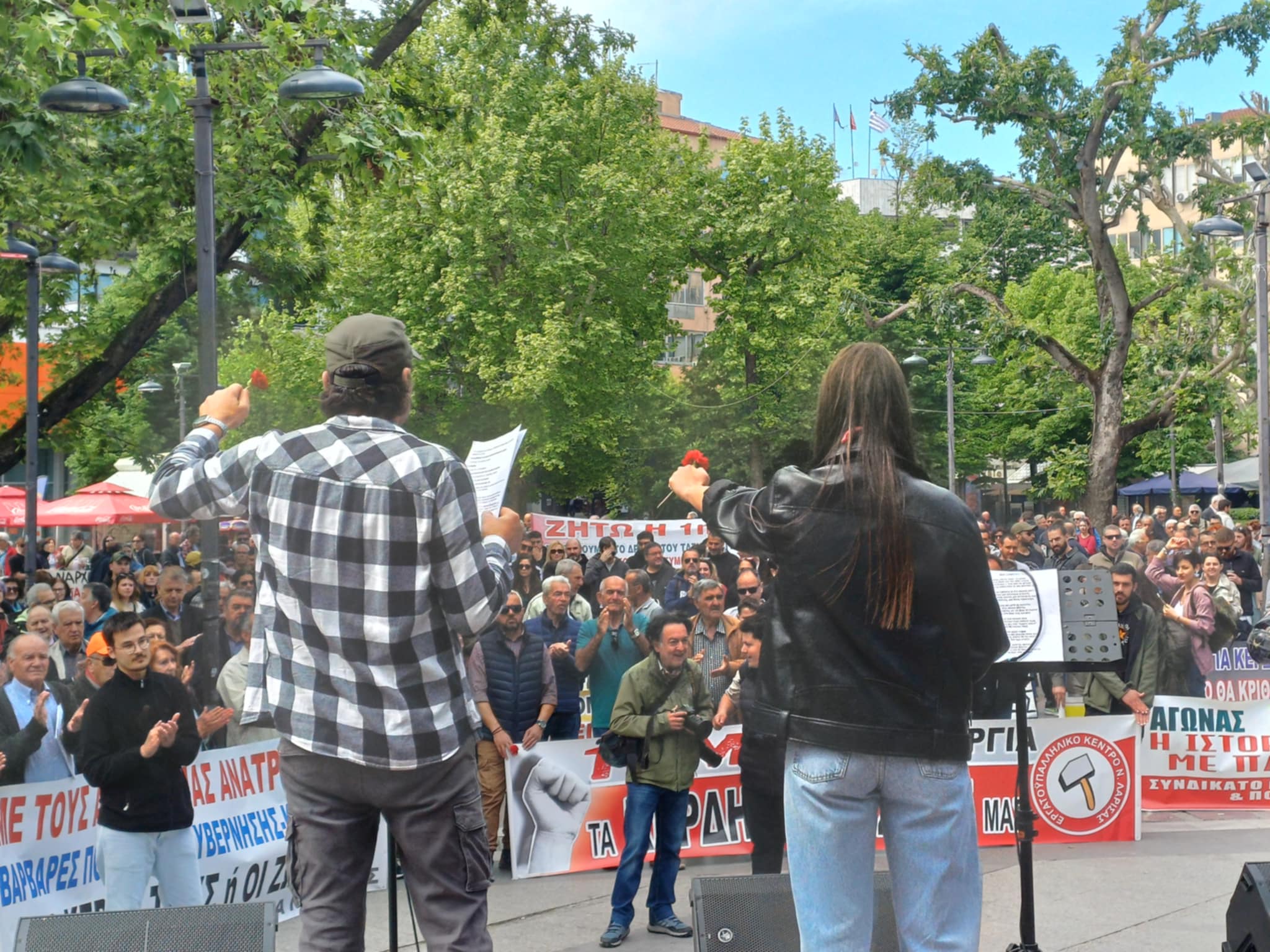 ” Η Πρωτομαγιά δεν είναι αργία, είναι απεργία” -μεγαλη απεργιακή συγκέντρωση στην κεντρική πλατεία της Λάρισας (ΦΩΤΟ+video)