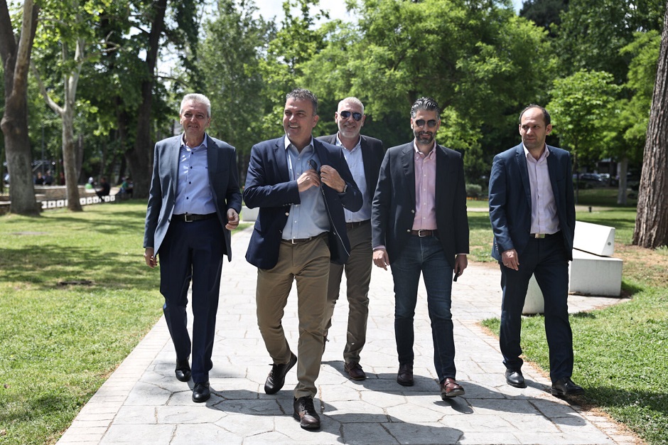Κοσμοσυρροή στο Πάρκο Αλκαζάρ για τη γιορτή της μητέρας-Μαμάκος: «Ένα μεγάλο ευχαριστώ στις μητέρες όλου του κόσμου»,