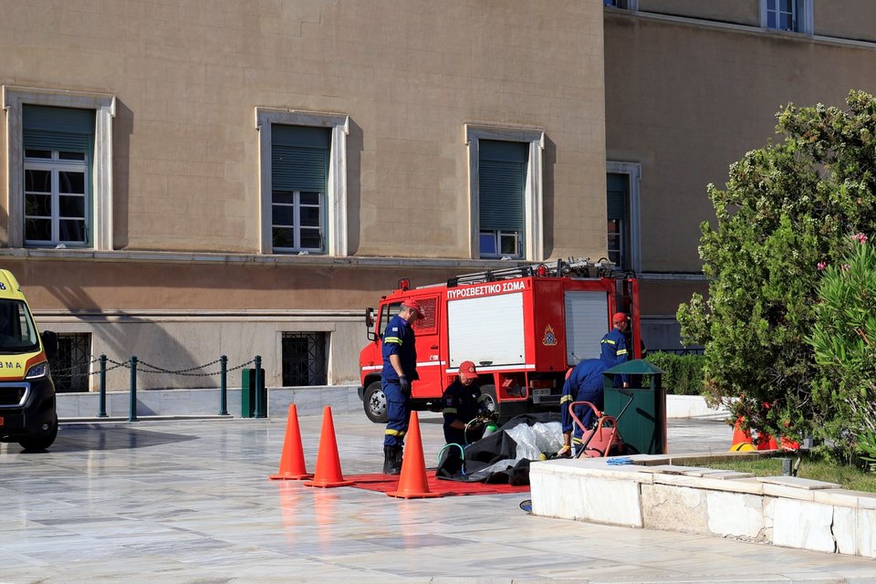 Συναγερμός για ύποπτο φάκελο που εντοπίστηκε στη Βουλή -Παραλήπτης ο Κυριάκος Μητσοτάκης, αποστολέας από Ρωσία