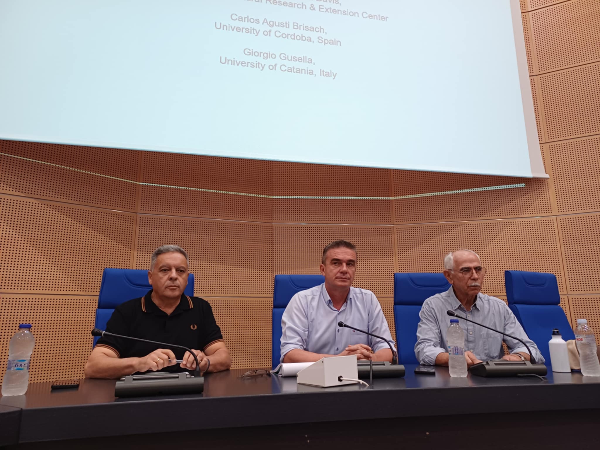 Ημερίδα για τη φόμοψη αμυγδάλου στην περιφέρεια με εισηγητή τον καθηγητή του Πανεπιστημίου DAVIS Καλιφόρνιας, κ. Μιχαηλίδη