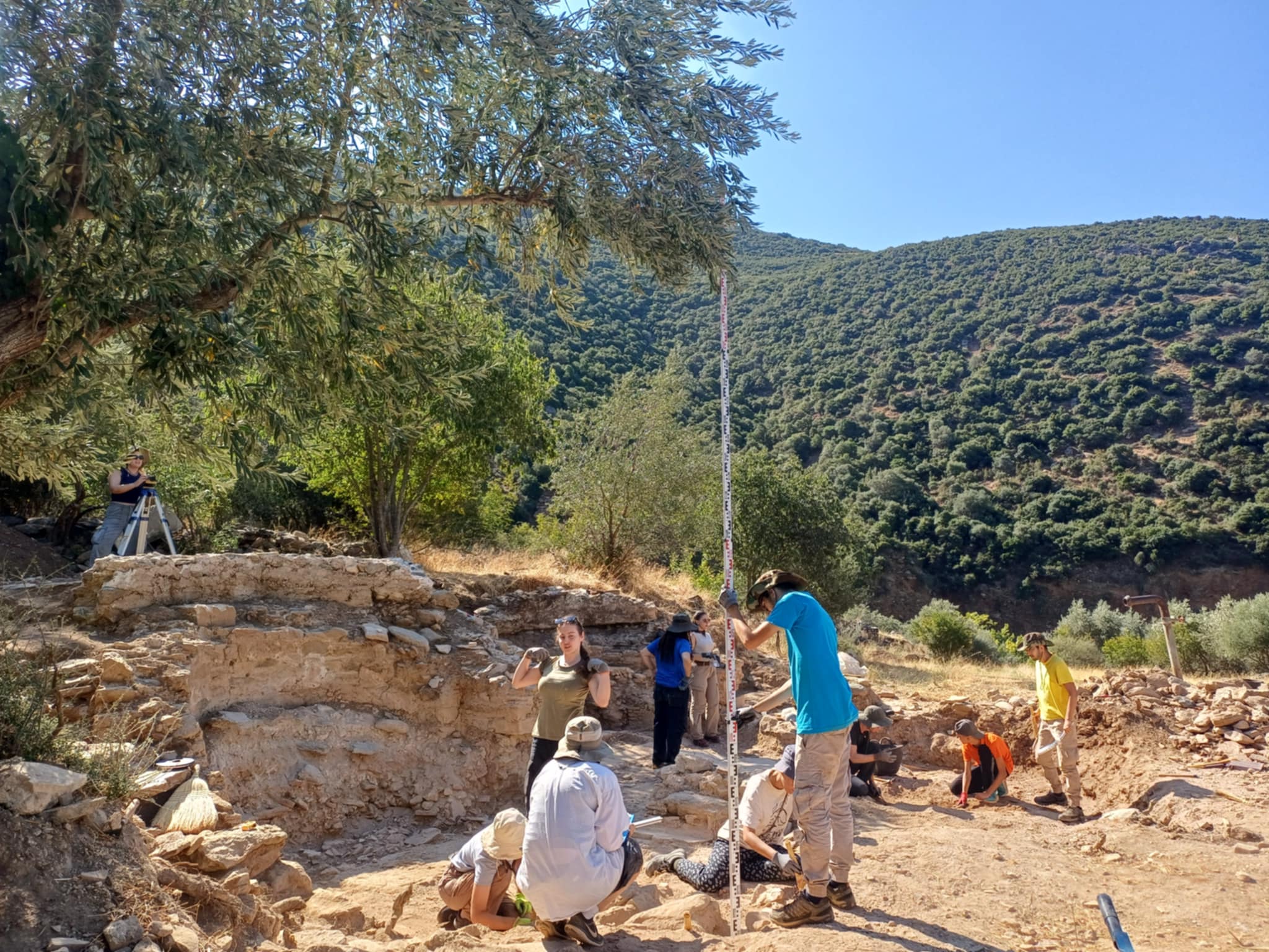 Ανασκαφική έρευνα στη Μαρμαρίνη Αγιάς: στο φως ο βυζαντινός ναός του Αγίου Δημητρίου (ΦΩΤΟ)