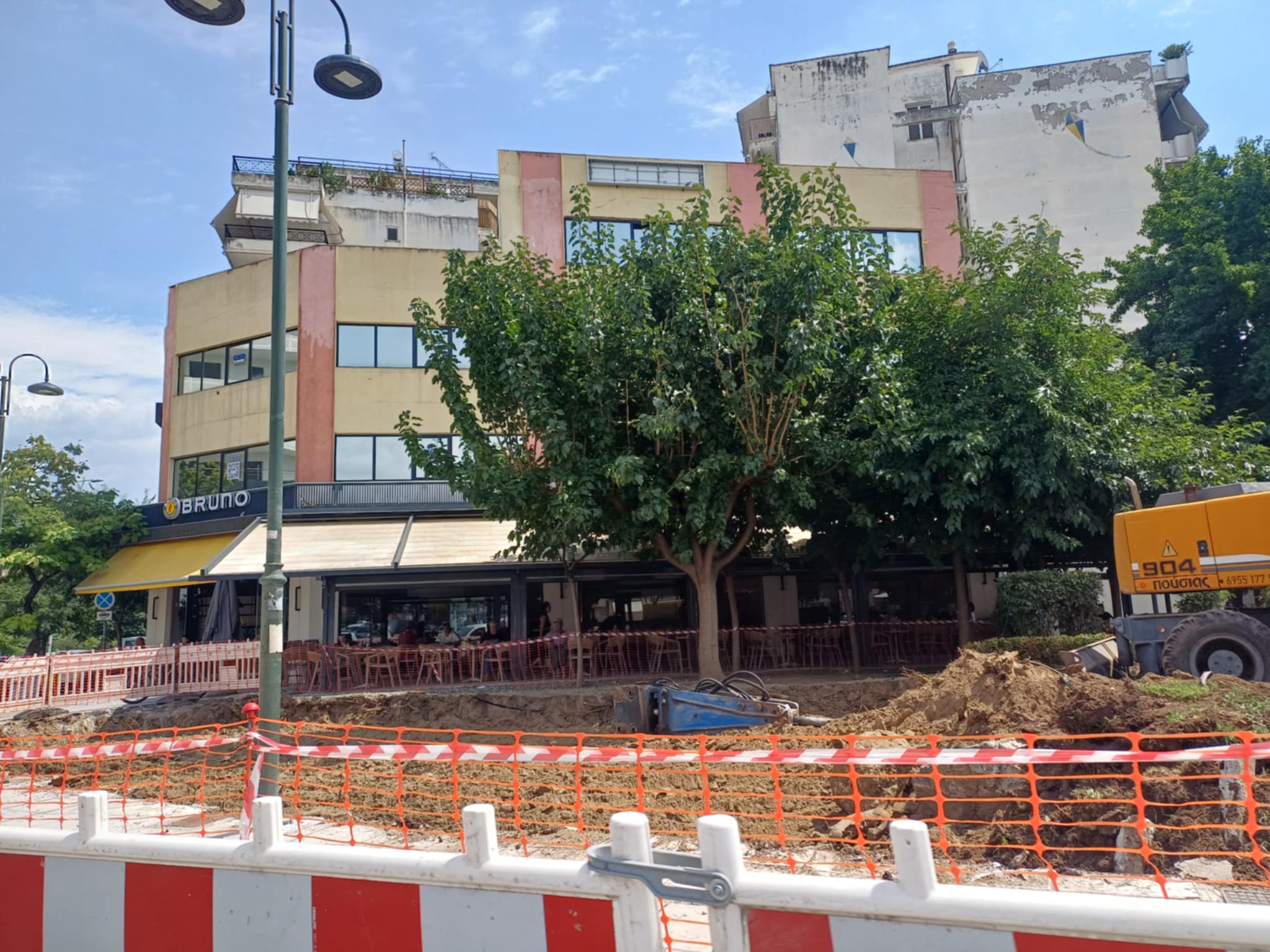 Ξεκίνησαν οι προπαρασκευαστικές εργασίες για τον κόμβο στη συμβολή Ηρώων Πολυτεχνείου και Φαρσάλων (ΦΩΤΟ)