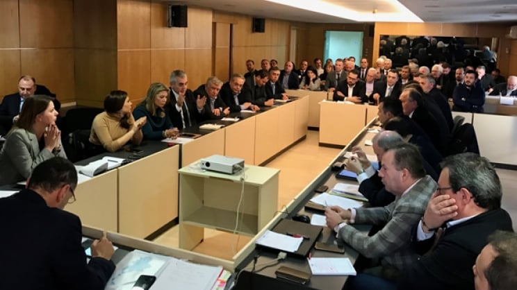 Αυτοί στο ψέμα και τις υποσχέσεις,  εμείς στον δικό μας αγώνα