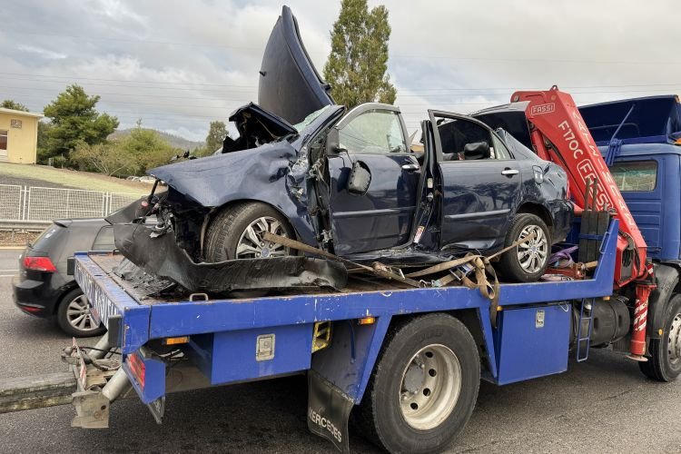 Τραγωδία: Τρεις νεκροί σε καραμπόλα στον παράδρομο της Αθηνών-Λαμίας -Nεκρός οδηγός μηχανής στην Αθηνών-Κορίνθου