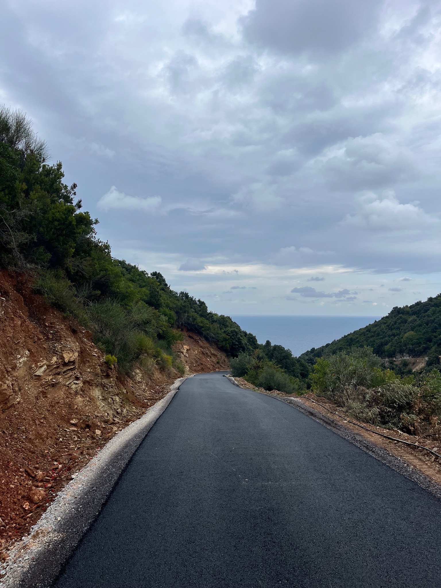 Δήμος Νοτίου Πηλίου: Προς ολοκλήρωση οι εργασίες ασφαλτόστρωσης του δρόμου Πρόπαν (Καλαμάκι) -Λαμπινού 
