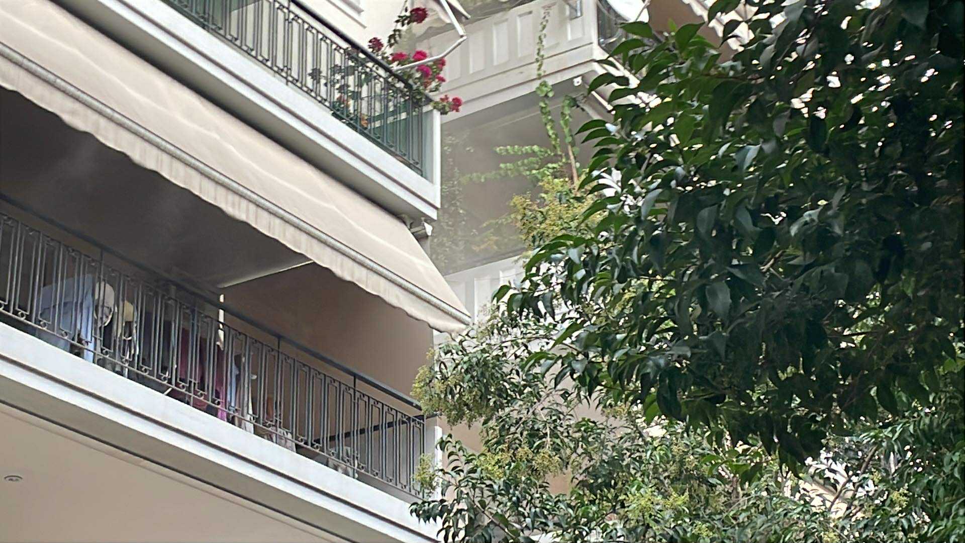 Συναγερμός στην Πυροσβεστική για φωτιά σε διαμέρισμα στο κέντρο της Λάρισας (FVTO)