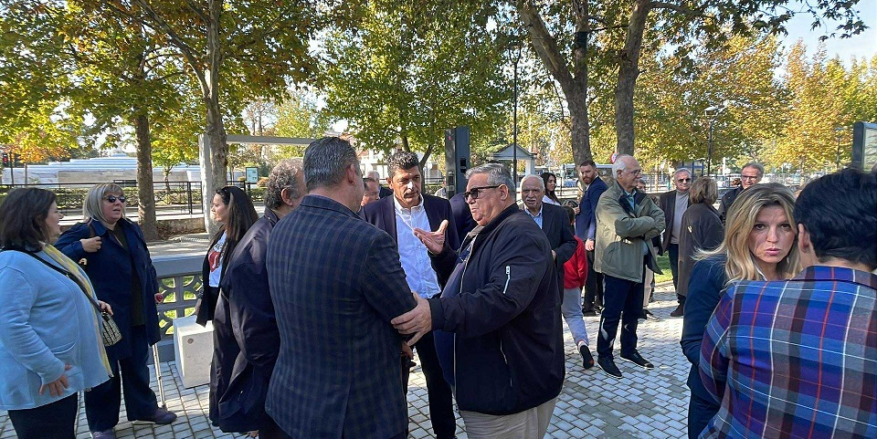 Κατέκλυσαν οι Λαρισαίοι στα εγκαίνια τον Ιπποκράτειο Βοτανικό Κήπο στο πάρκο Αλκαζάρ (ΦΩΤΟ)