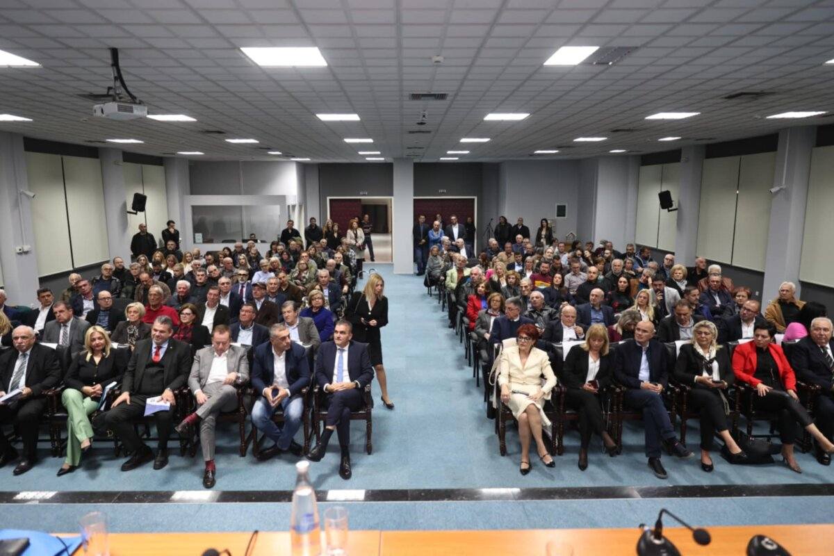 Δριμεία κριτική Βαληνάκη στην κυβέρνηση από τη Λάρισα για την ακολουθούμενη πολιτική απέναντι στην Τουρκία (ΦΩΤΟ)