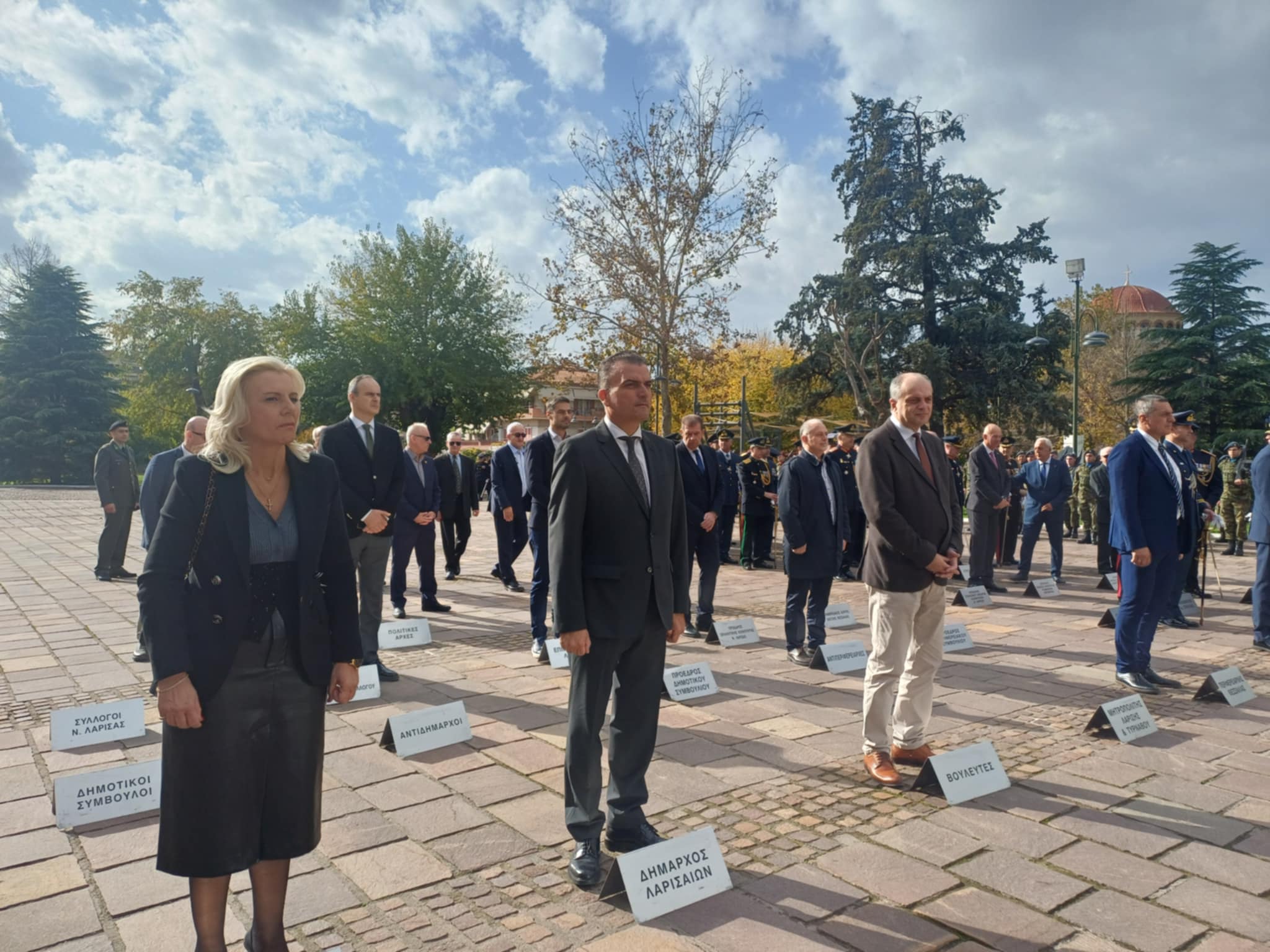 Η περιφέρεια τίμησε στη Λάρισα την ημέρα των Ενόπλων Δυνάμεων (ΦΩΤΟ+video)