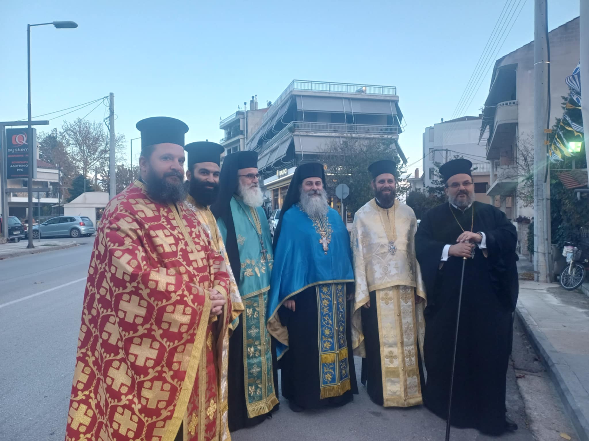 Πλήθος πιστών στη Λάρισα υποδέχτηκε τμήμα του Ιερού λειψάνου του Αγίου Στυλιανού (ΦΩΤΟ+video)