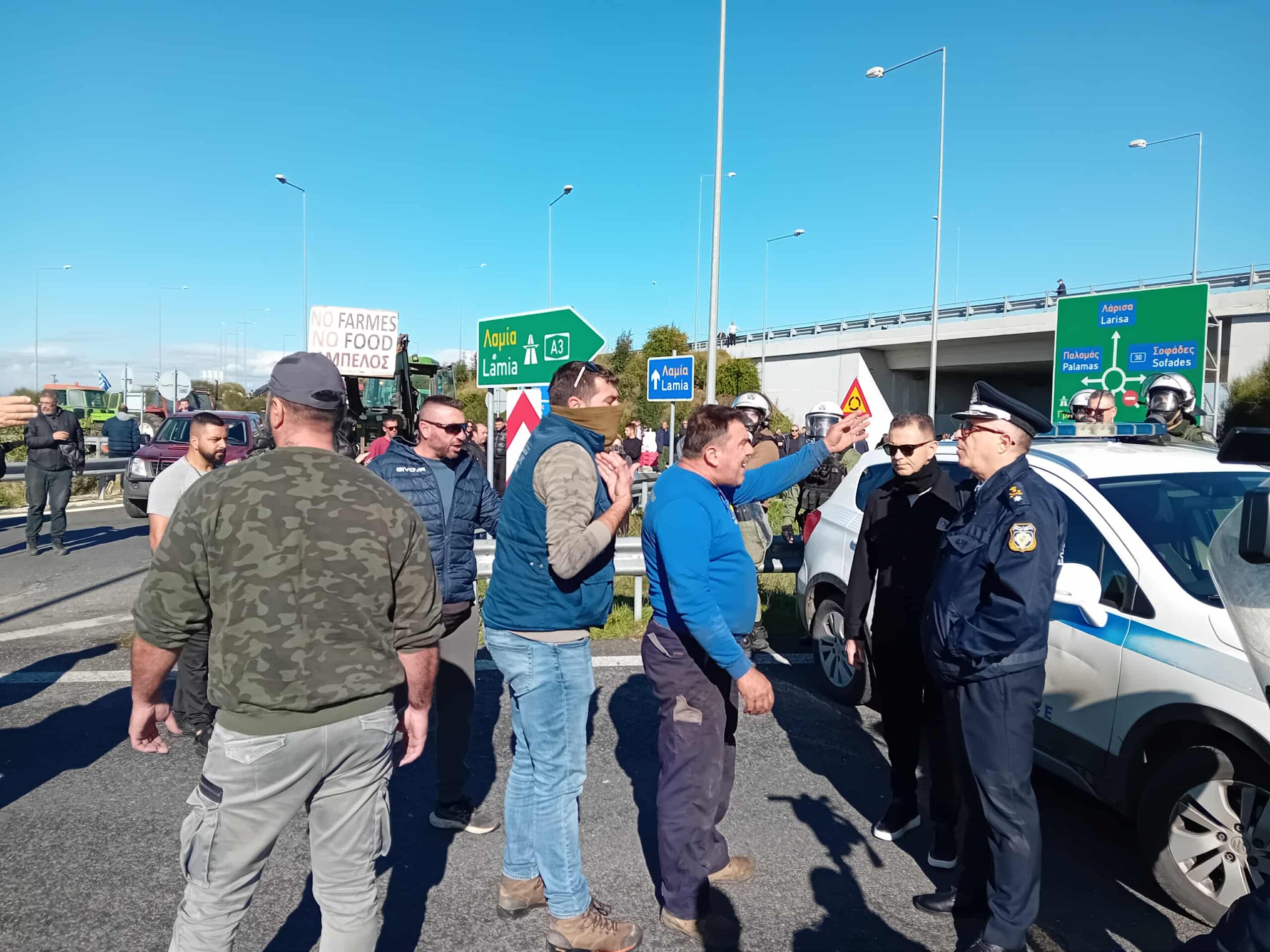 Πανω στον Ε65 οι αγρότες της Καρδίτσας! (φωτο + video)