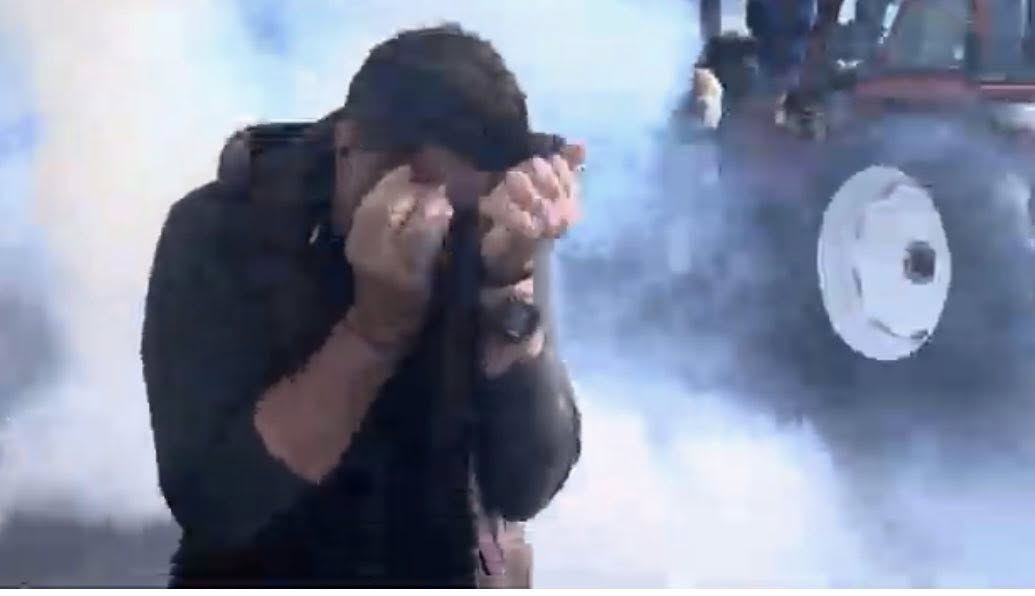 Η ανάρτηση του Βαγγε΄λη Παναγιώτου για την επίθεση των ΜΑΤ με χημικά εις βάρος των αγροτών