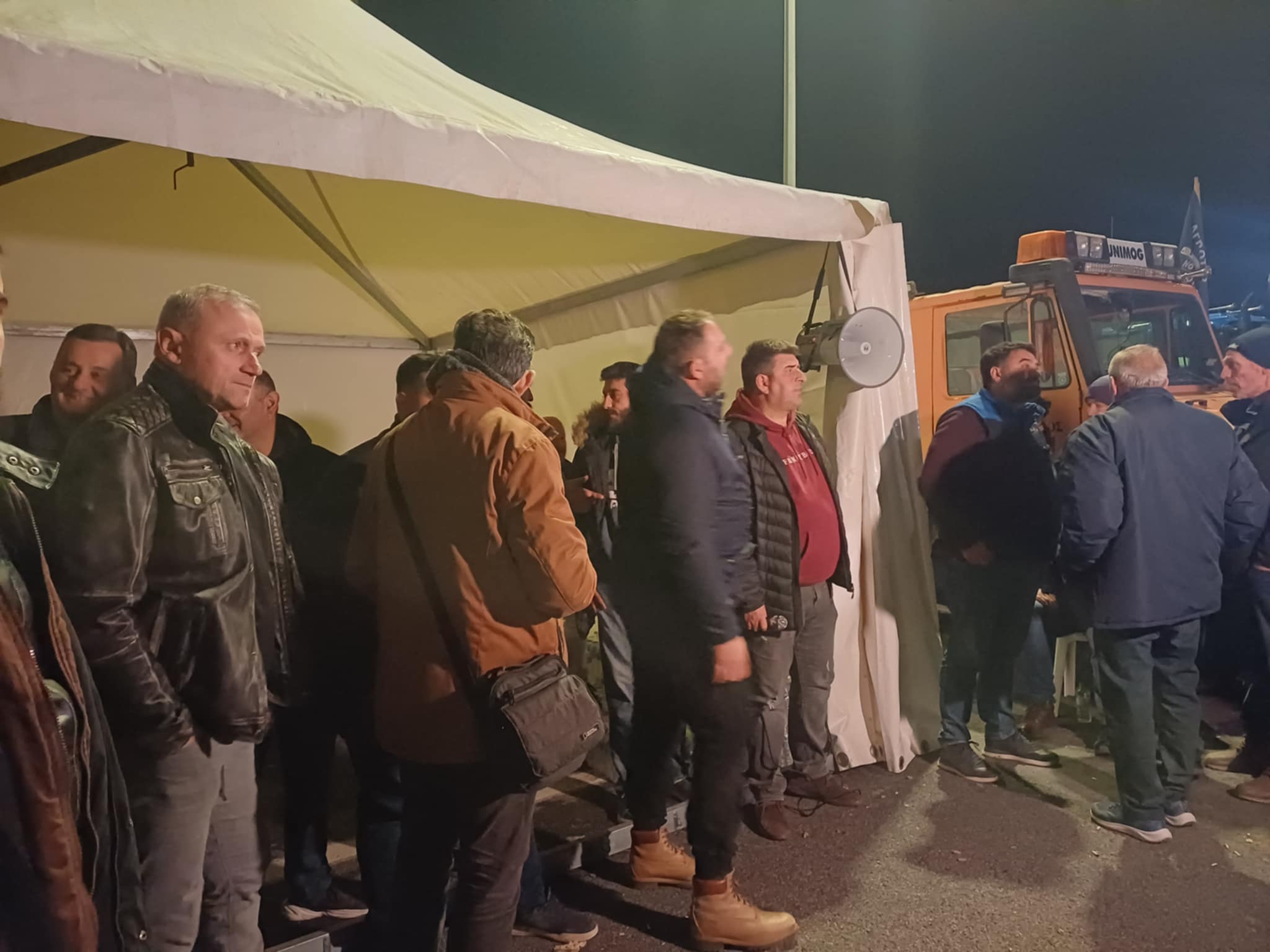 Μπλόκο Νίκαιας: Δεν μας εκφοβίζουν οι διώξεις Αρείου Πάγου- Αύριο λιμάνι Βόλου, Παρασκευή με τρακτέρ στη Λάρισα (ΦΩΤΟ+video