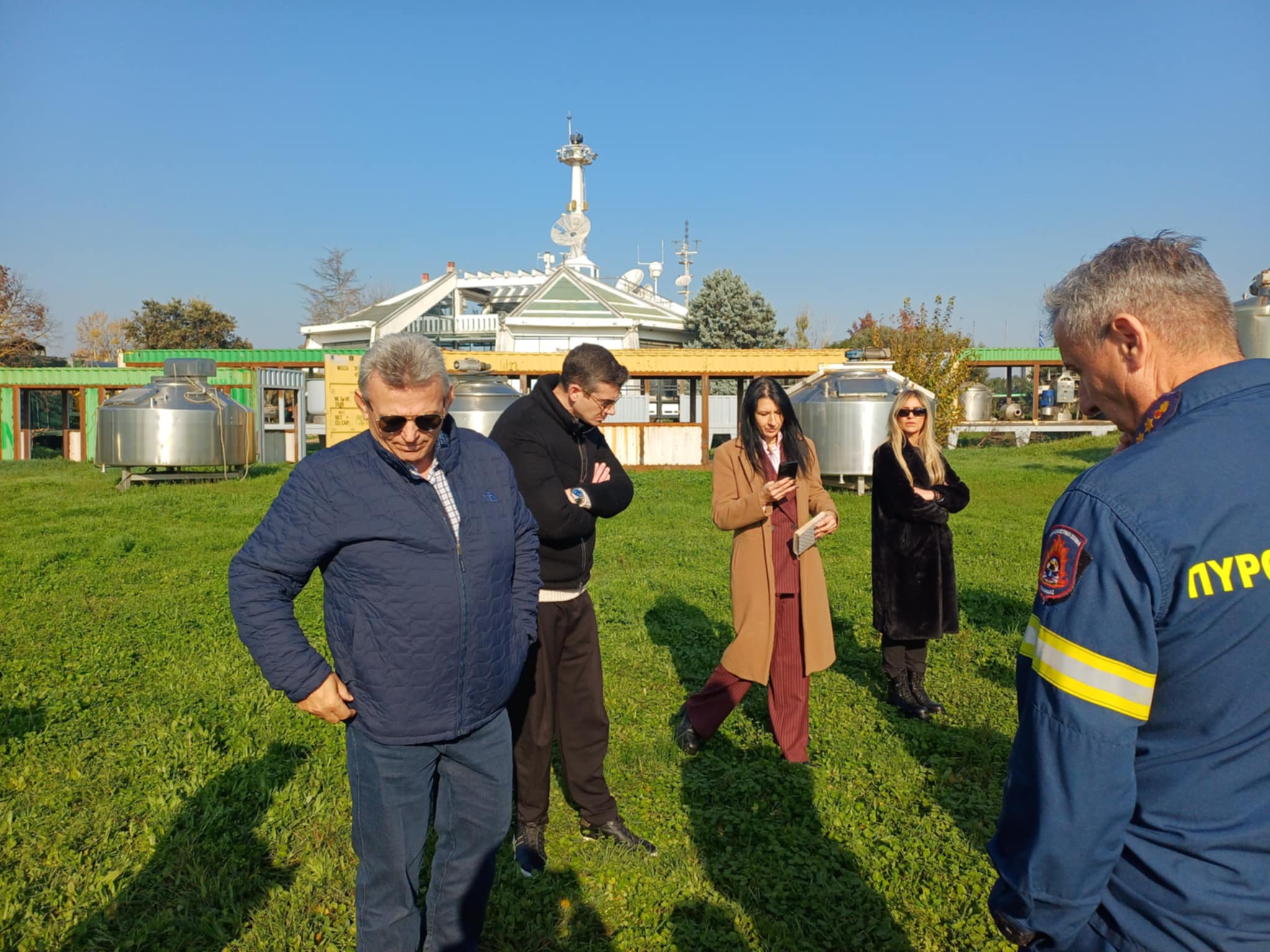 Επίδειξη πρωτοποριακού αντιπλημμυρικού, αντιπυρικού υλικού παρουσία Κουρέτα (ΦΩΤΟ+video)