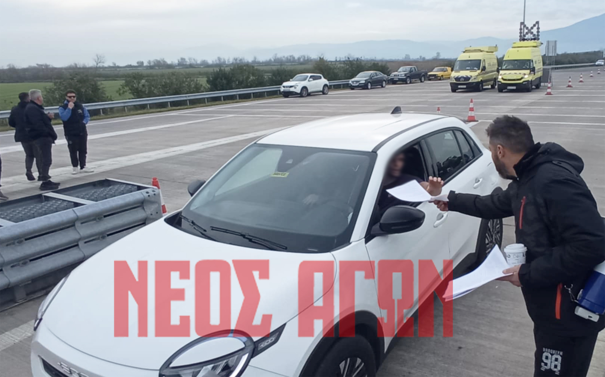 Τις μπάρες στα διόδια του Ε-65 σήκωσαν οι αγρότες από το μπλόκο της Καρδίτσας (ΦΩΤΟ - ΒΙΝΤΕΟ)