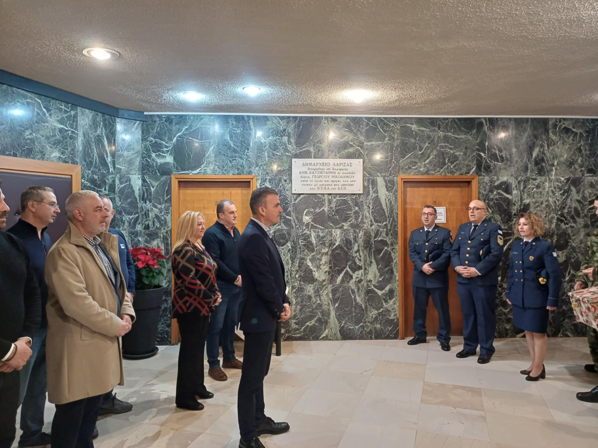 Τα κάλαντα στον δήμαρχο Λαρισαίων  από τη χορωδία Τάγματος της 1ης Στρατιάς (ΦΩΤΟ+video)